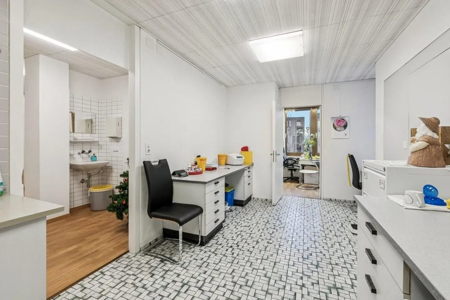 Opportunità: Spazio per studio/ufficio nel popolare centro medico di Arbon - Foto 8 di 11