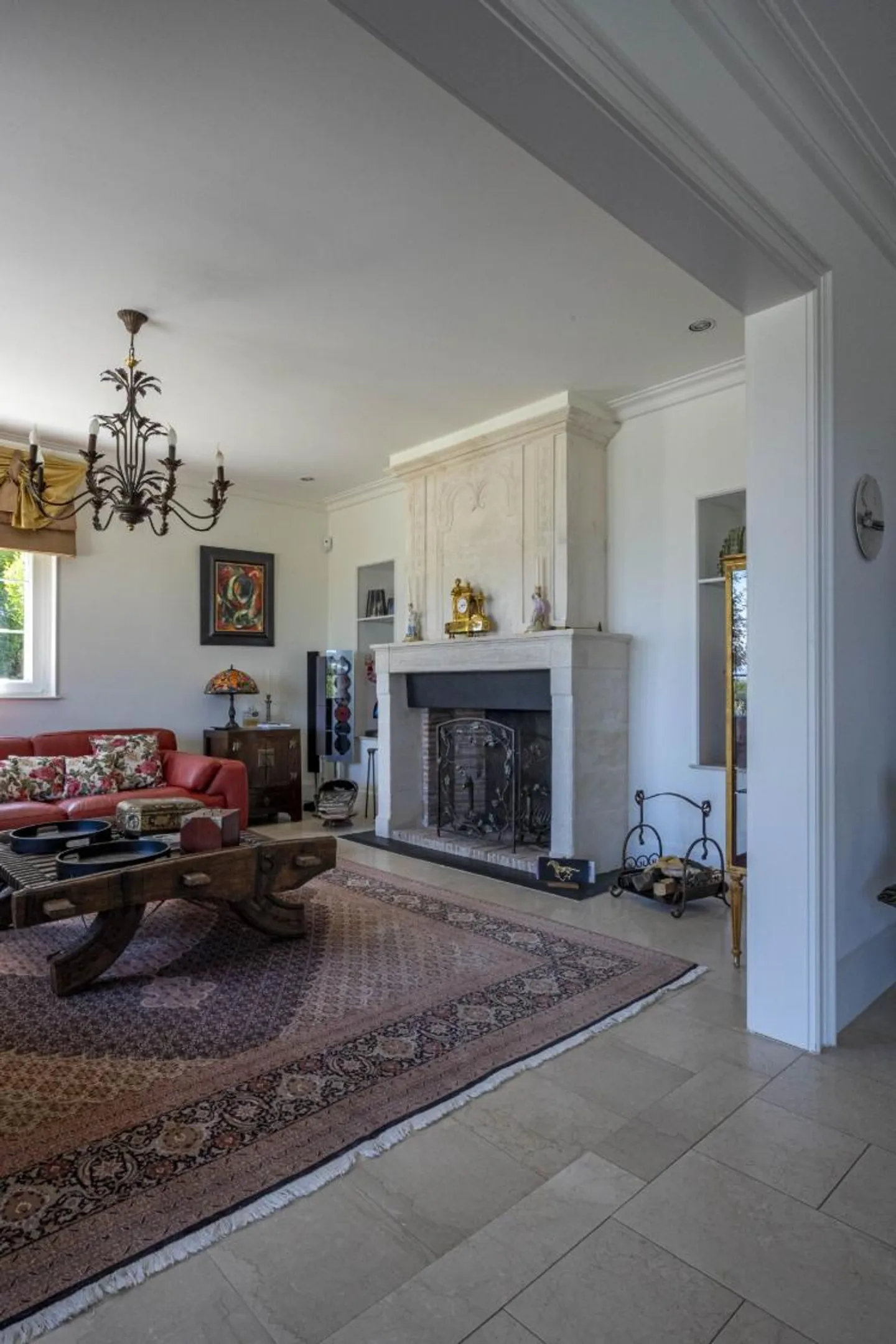 House with 13 rooms - Photo 3 of 11