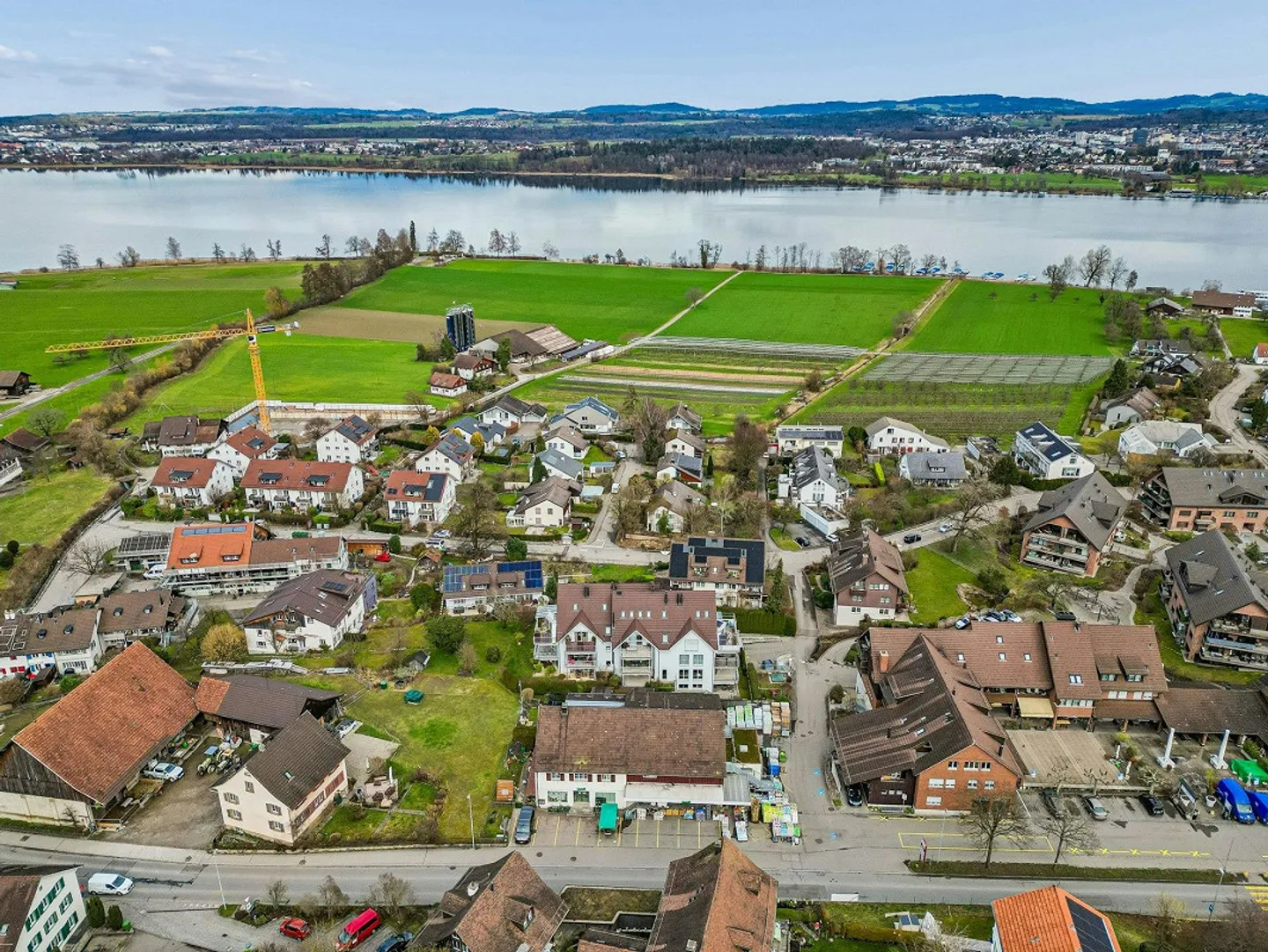 Appartamento mansardato su due livelli con balcone e posto auto sotterraneo - Foto 6 di 11