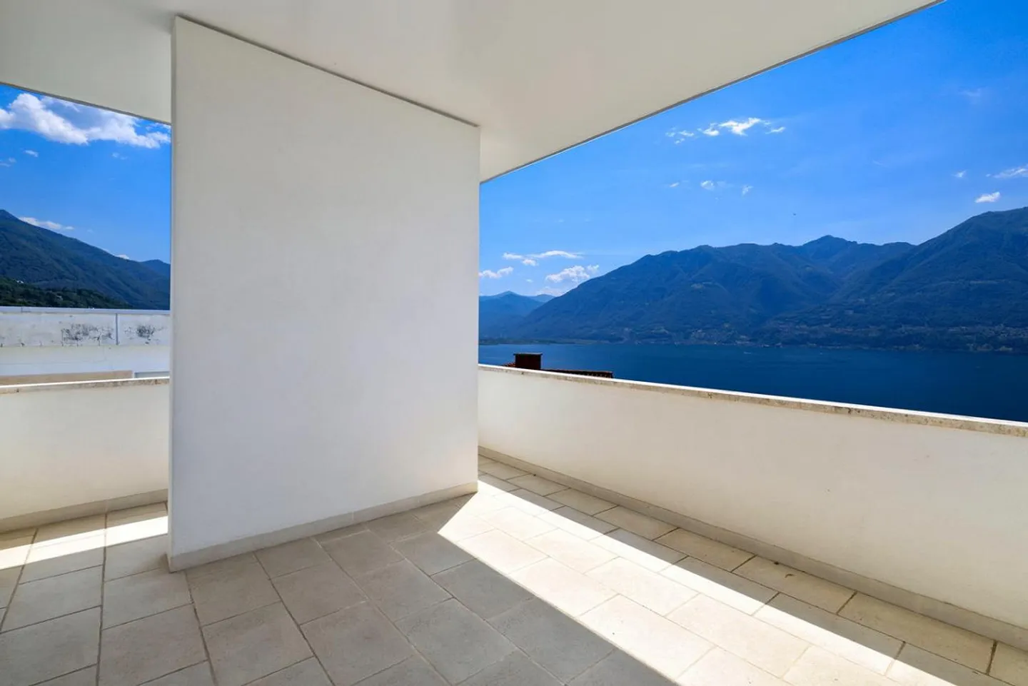 Moderne Villa mit Seeblick - Foto 15 von 19