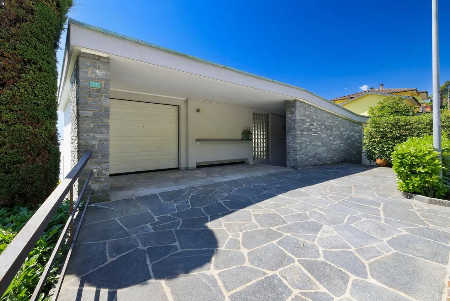 Moderne Villa mit Seeblick - Foto 17 von 19