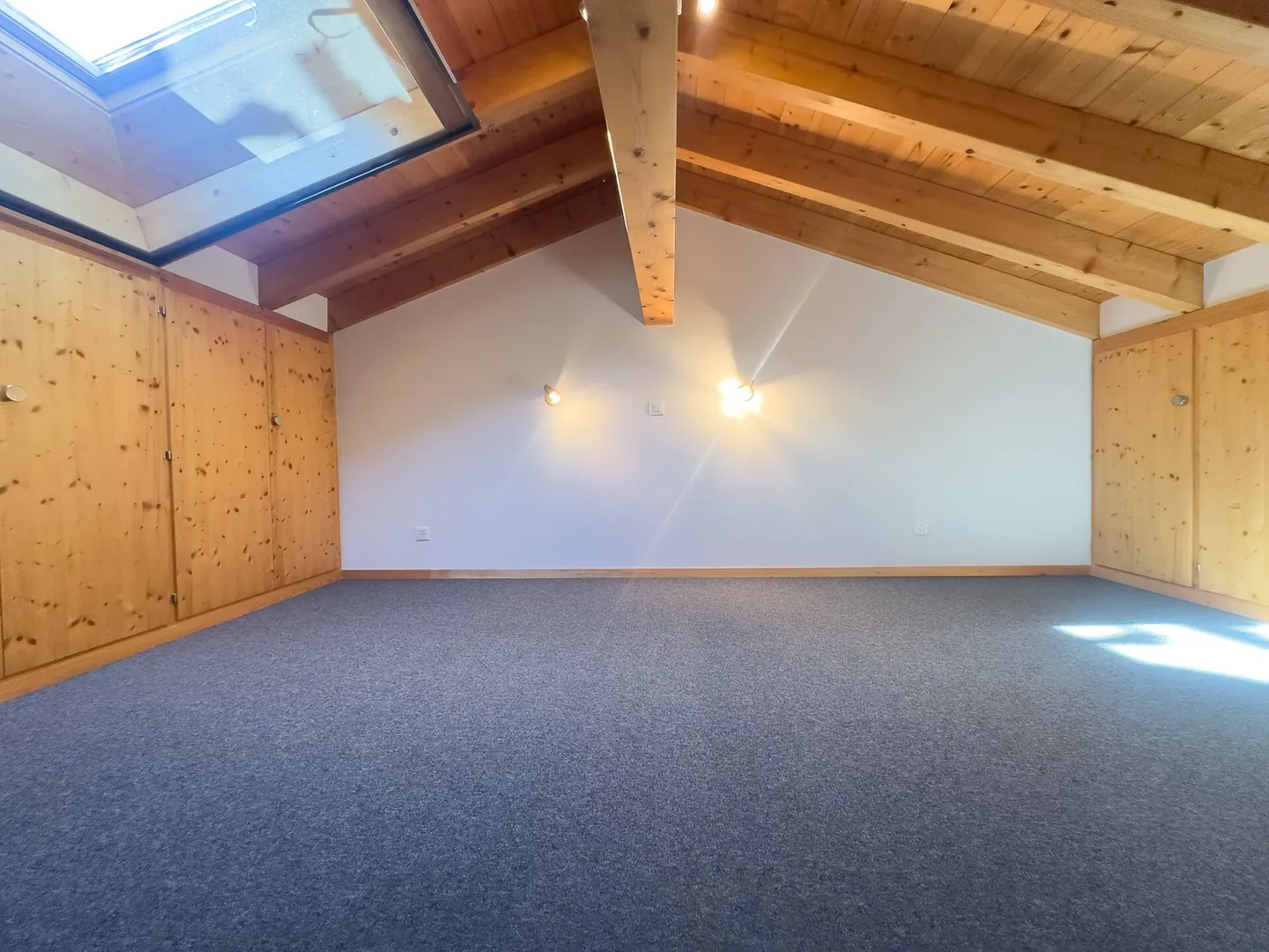 Ampio appartamento ristrutturato - Foto 5 di 8