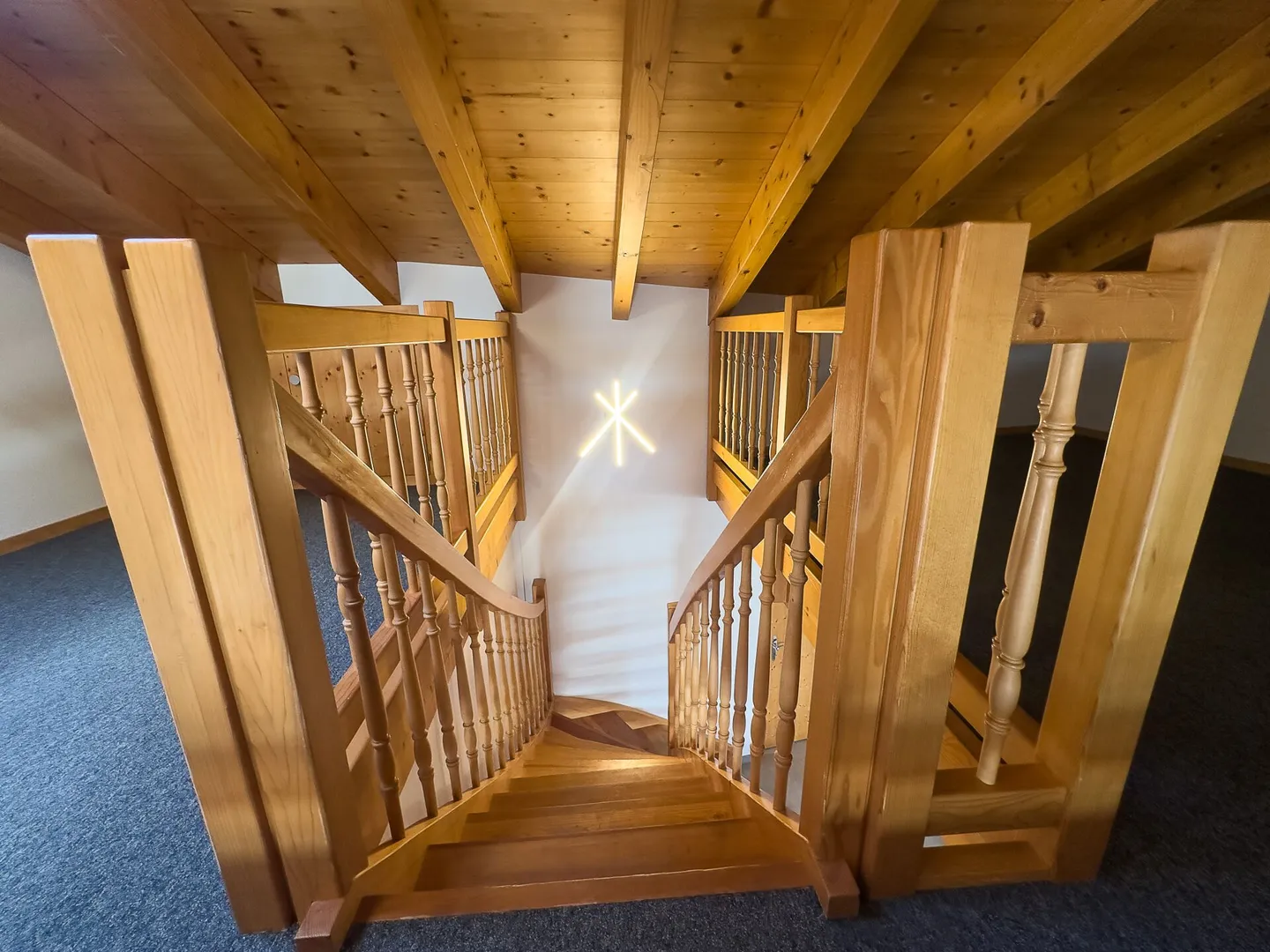 Ampio appartamento ristrutturato - Foto 4 di 8