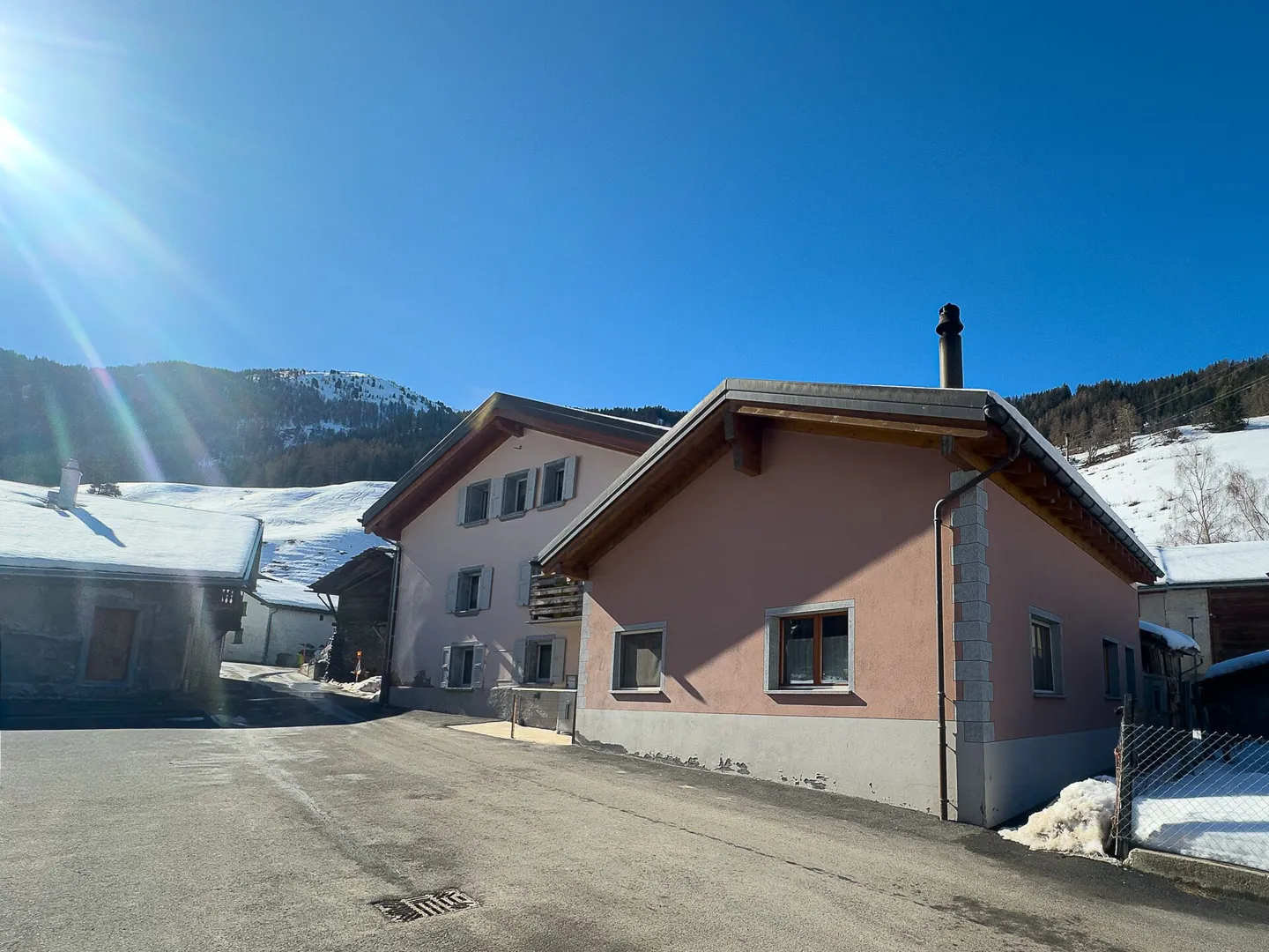 Ampio appartamento ristrutturato - Foto 8 di 8