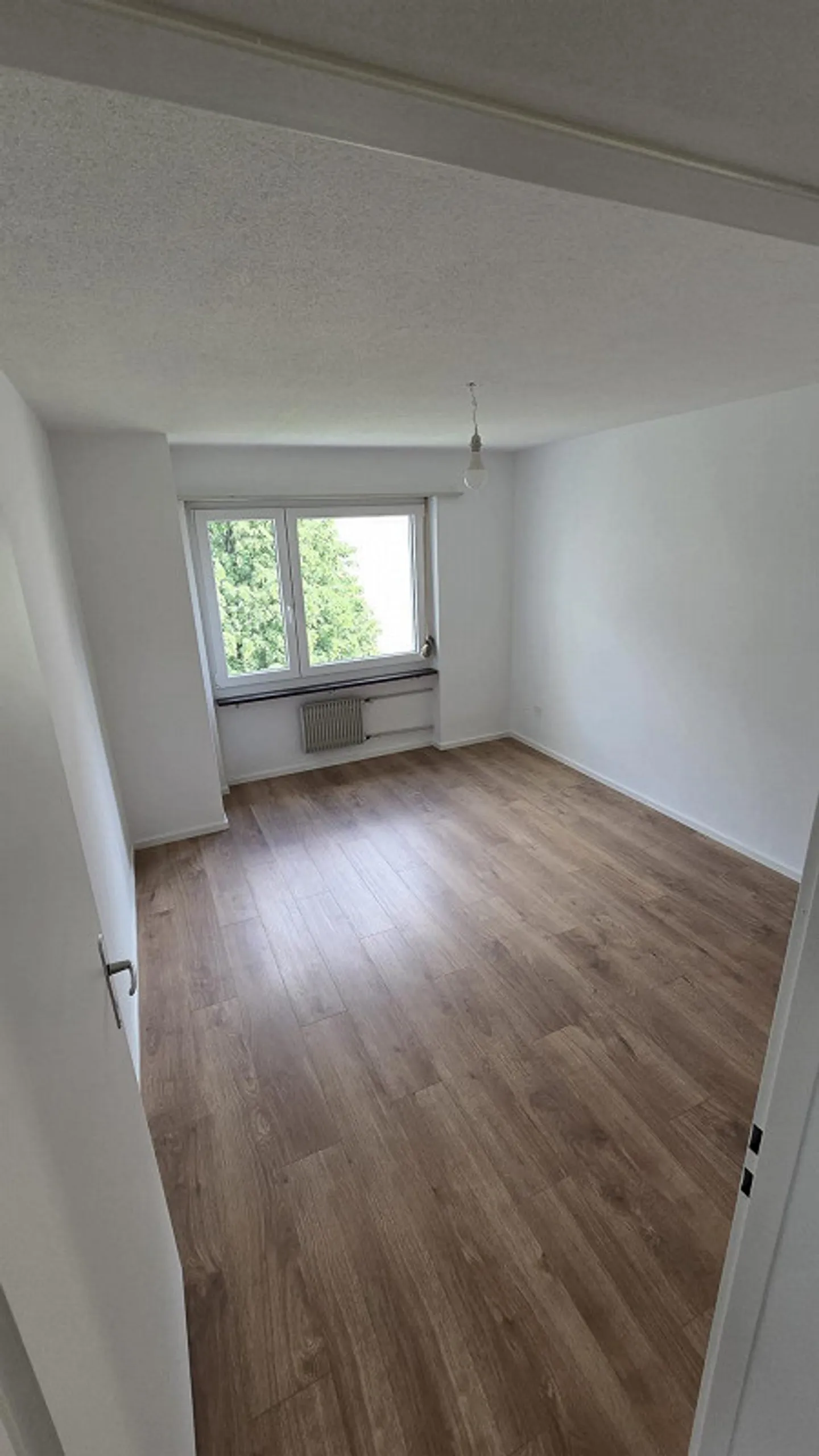 Modernes Apartment mit grossem Balkon - Foto 6 von 6