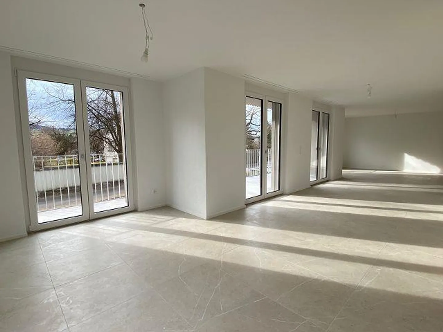 Investissement dans un nouveau bâtiment attrayant - Photo 8 sur 12