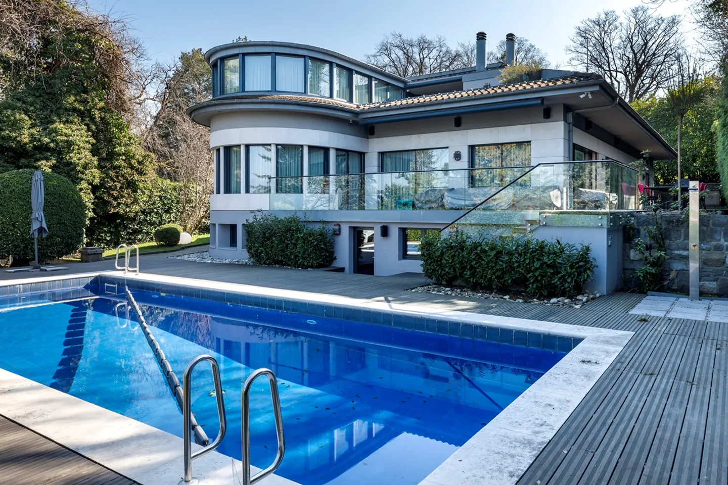 Villa 12 stanze - Foto 1 di 10