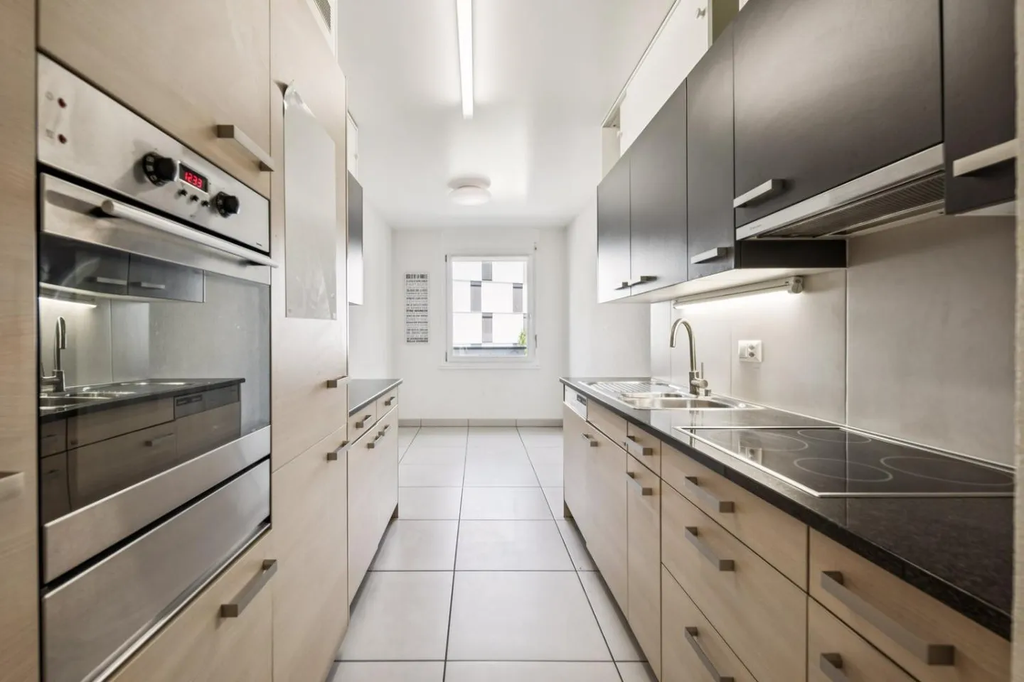 Urban Family Apartment! Public transport at the foot of the building - Photo 3 of 11