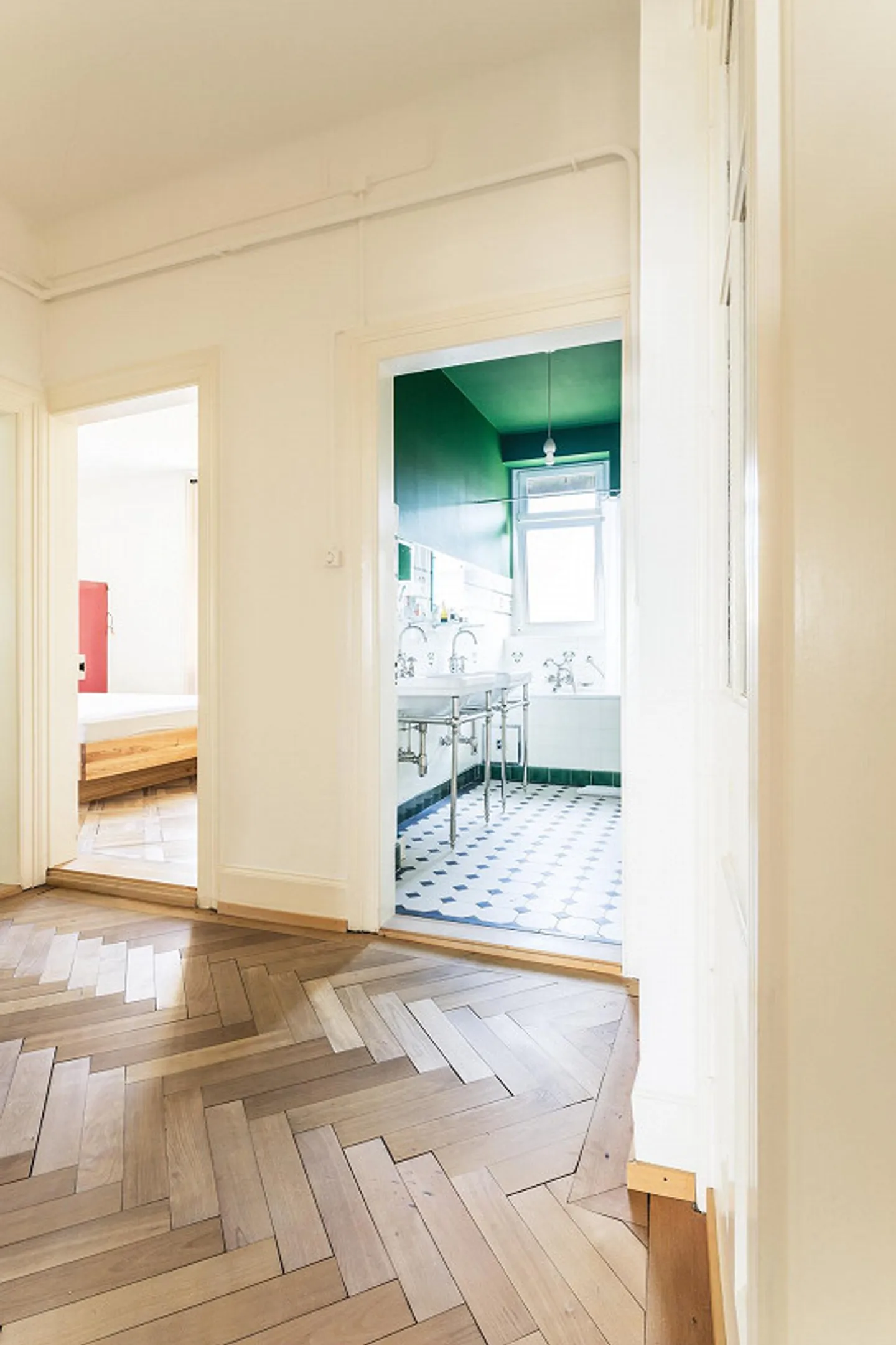 6.5-Room Residential Jewel with a View over the City of St. Gallen to Lake Constance - Photo 2 of 4