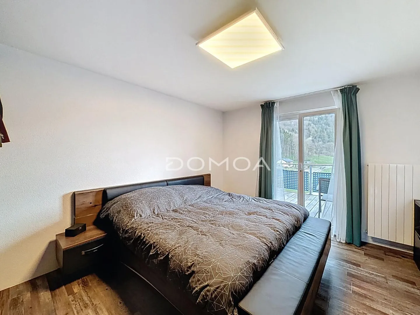 Appartement rénové avec terrasse - Photo 4 sur 7