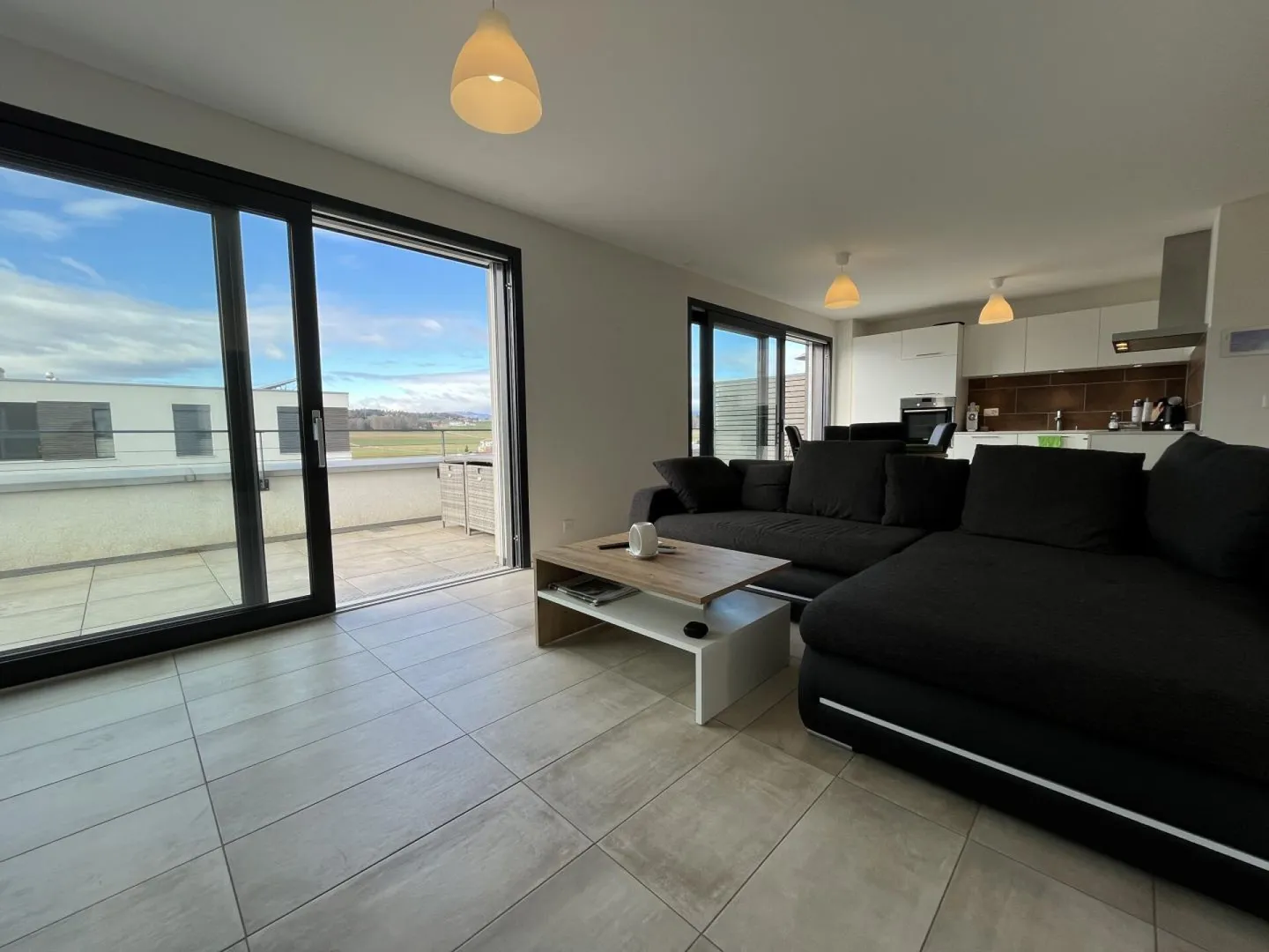 Stunning Penthouse with Terrace - Photo 6 of 17