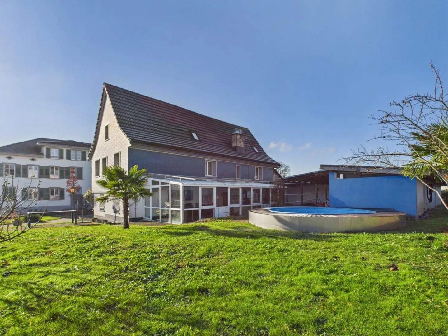 Spacious Living with Panoramic Winter Garden - Photo 1 of 10