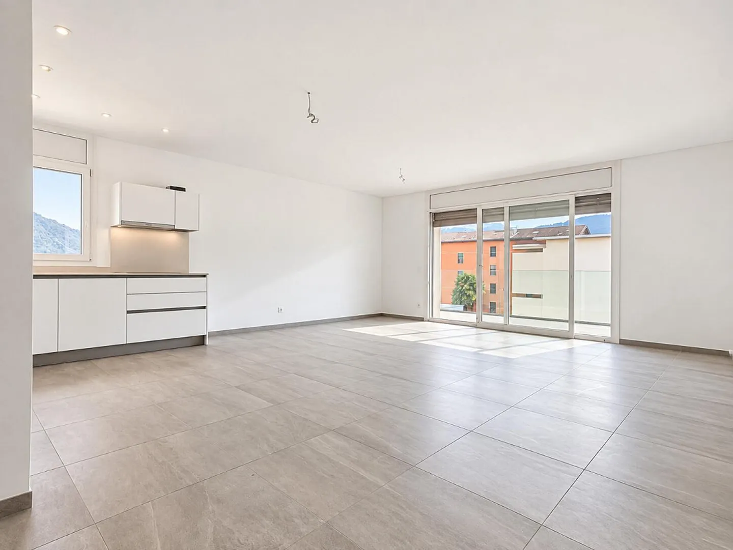 NEUE 3.5-ZIMMER-WOHNUNG IM ZWEITEN STOCK - Foto 3 von 5