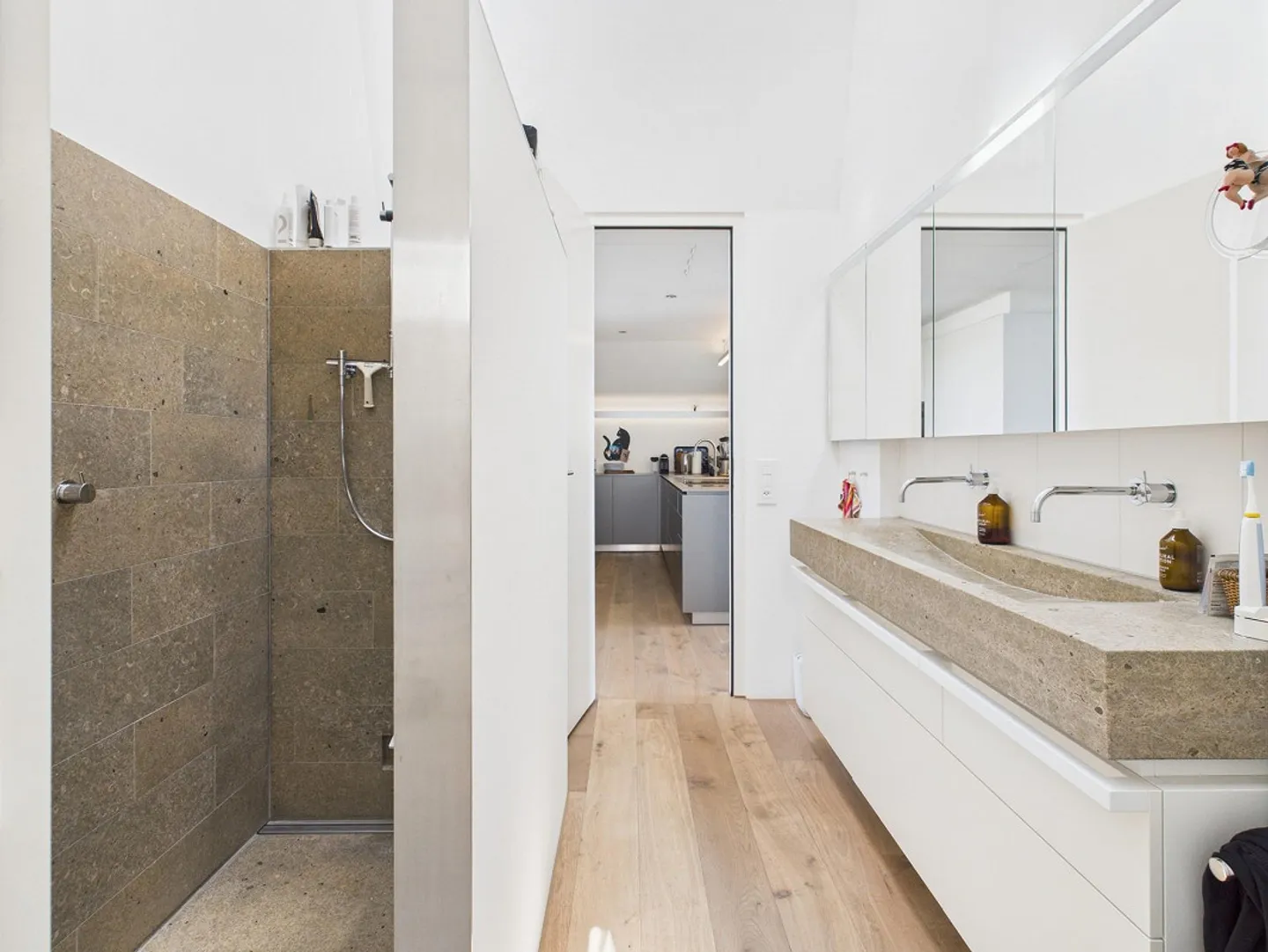 Nature, Architecture & Living Comfort - Photo 11 of 16