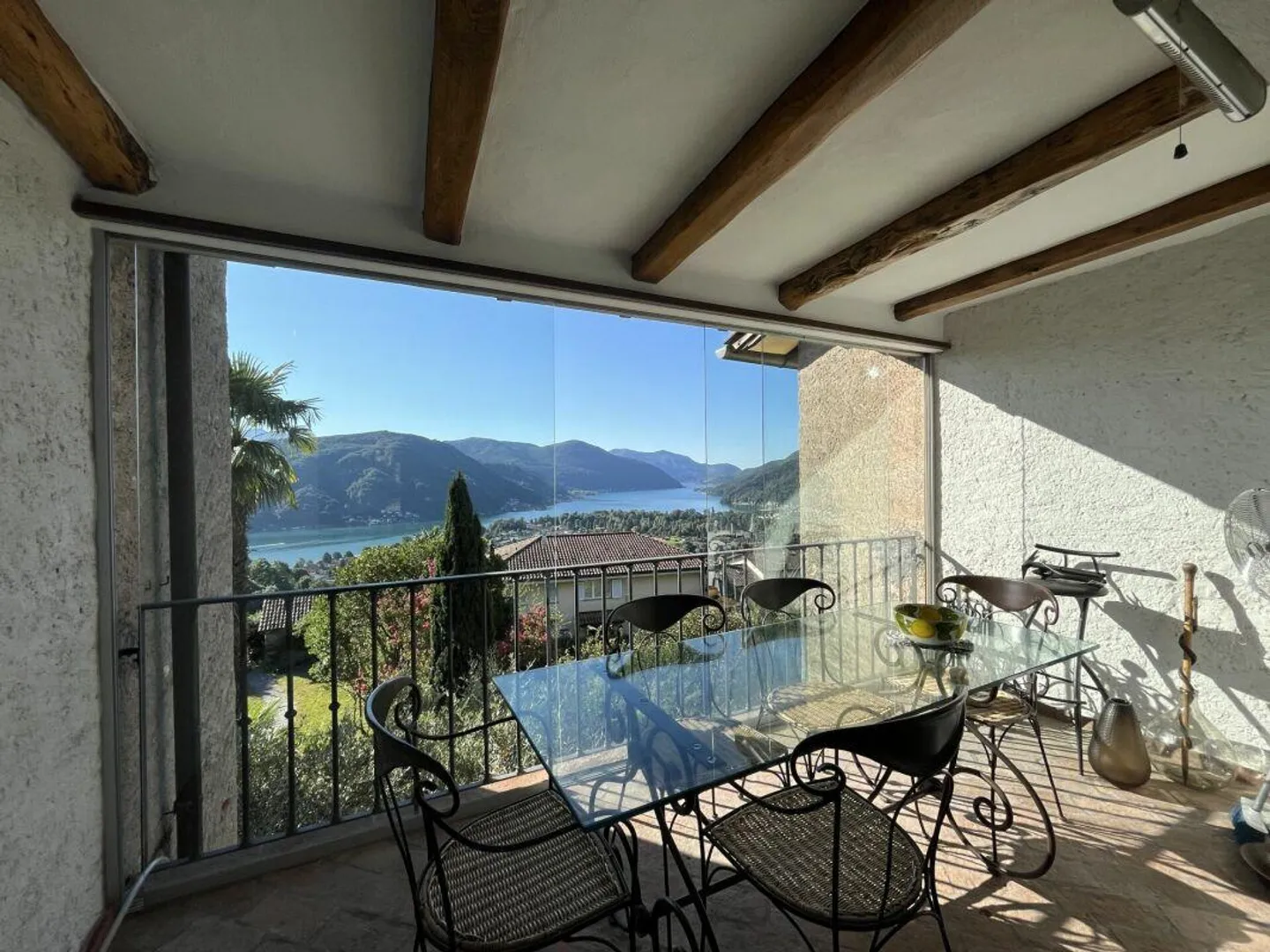 Charmantes Haus mit atemberaubendem Seeblick - Foto 1 von 7