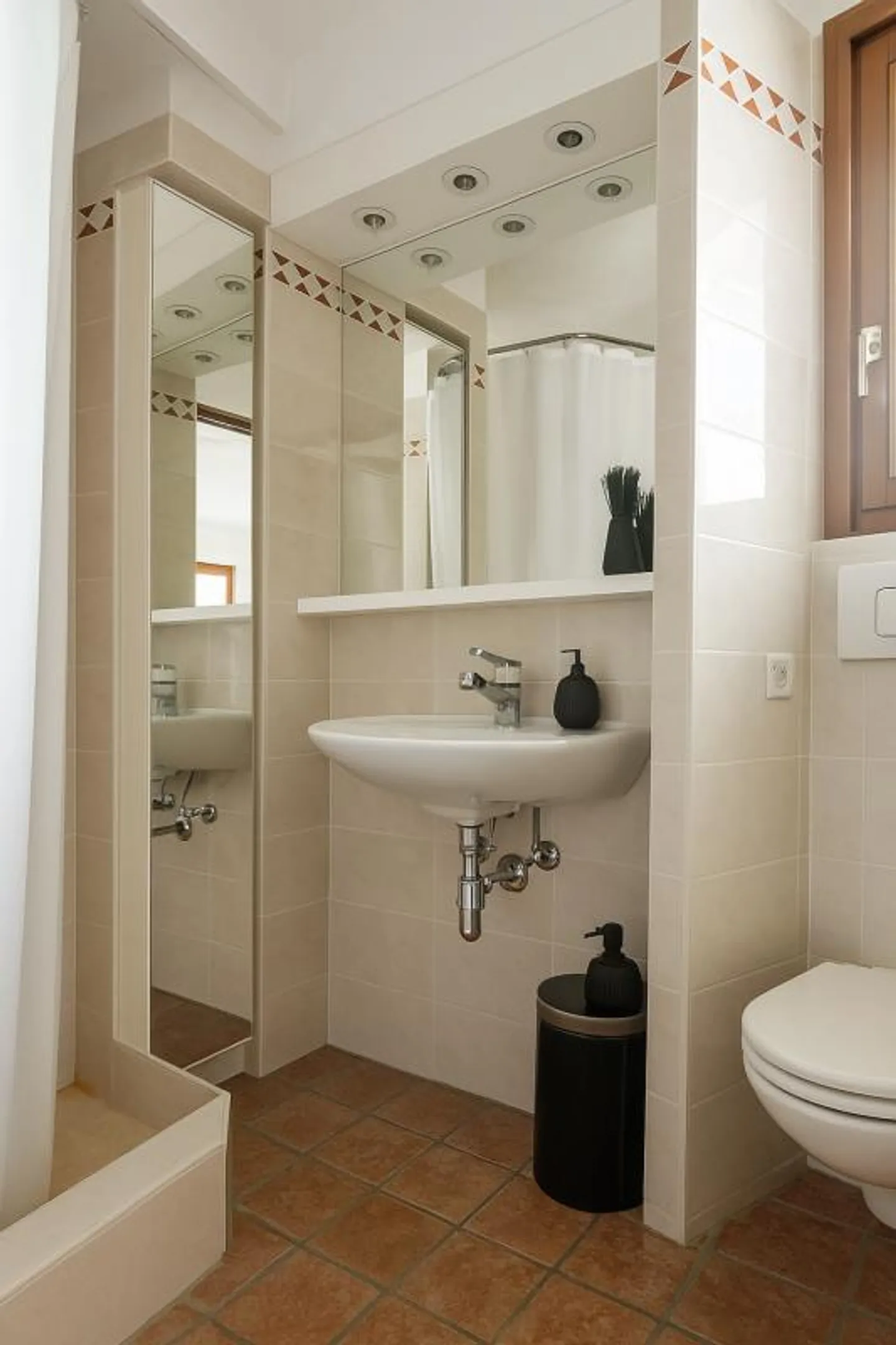 Charmantes Haus mit atemberaubendem Seeblick - Foto 4 von 7