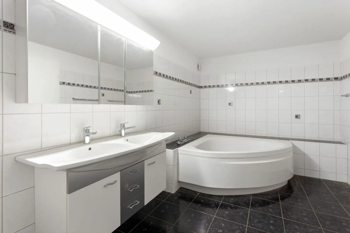 Soleggiato, tranquillo, conveniente - Appartamento 3½ locali con posto auto in garage sotterraneo! - Foto 4 di 9