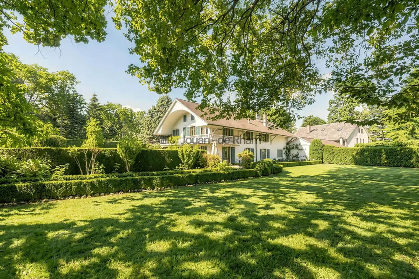Elegante casa di carattere nel cuore della campagna ginevrina - Foto 2 di 12