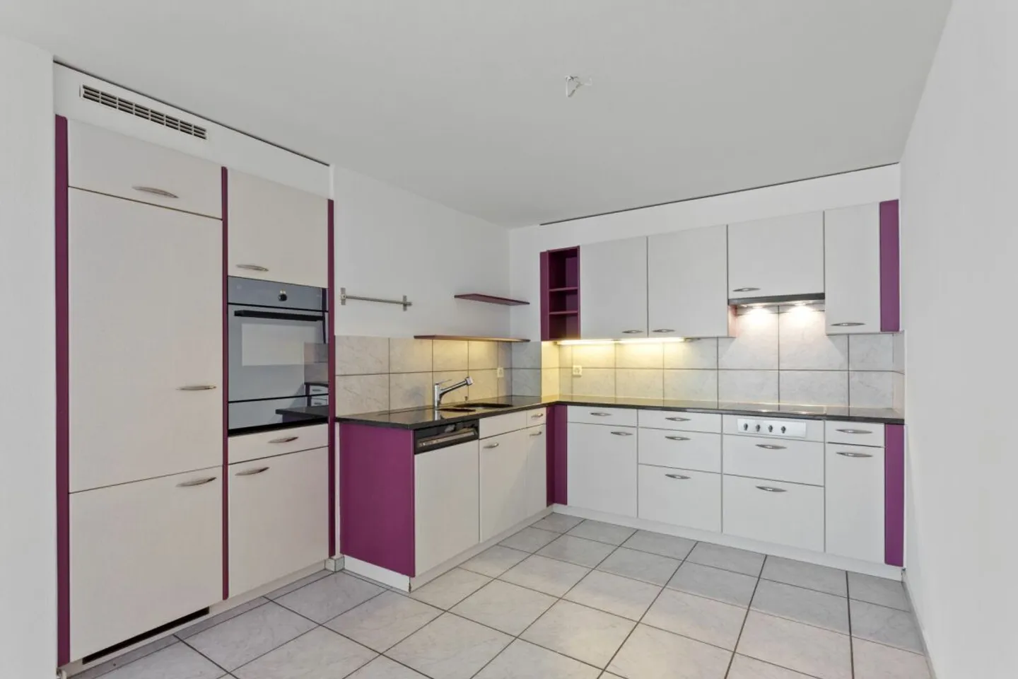 Soleggiato, tranquillo, conveniente - Appartamento 3½ locali con posto auto in garage sotterraneo! - Foto 3 di 9