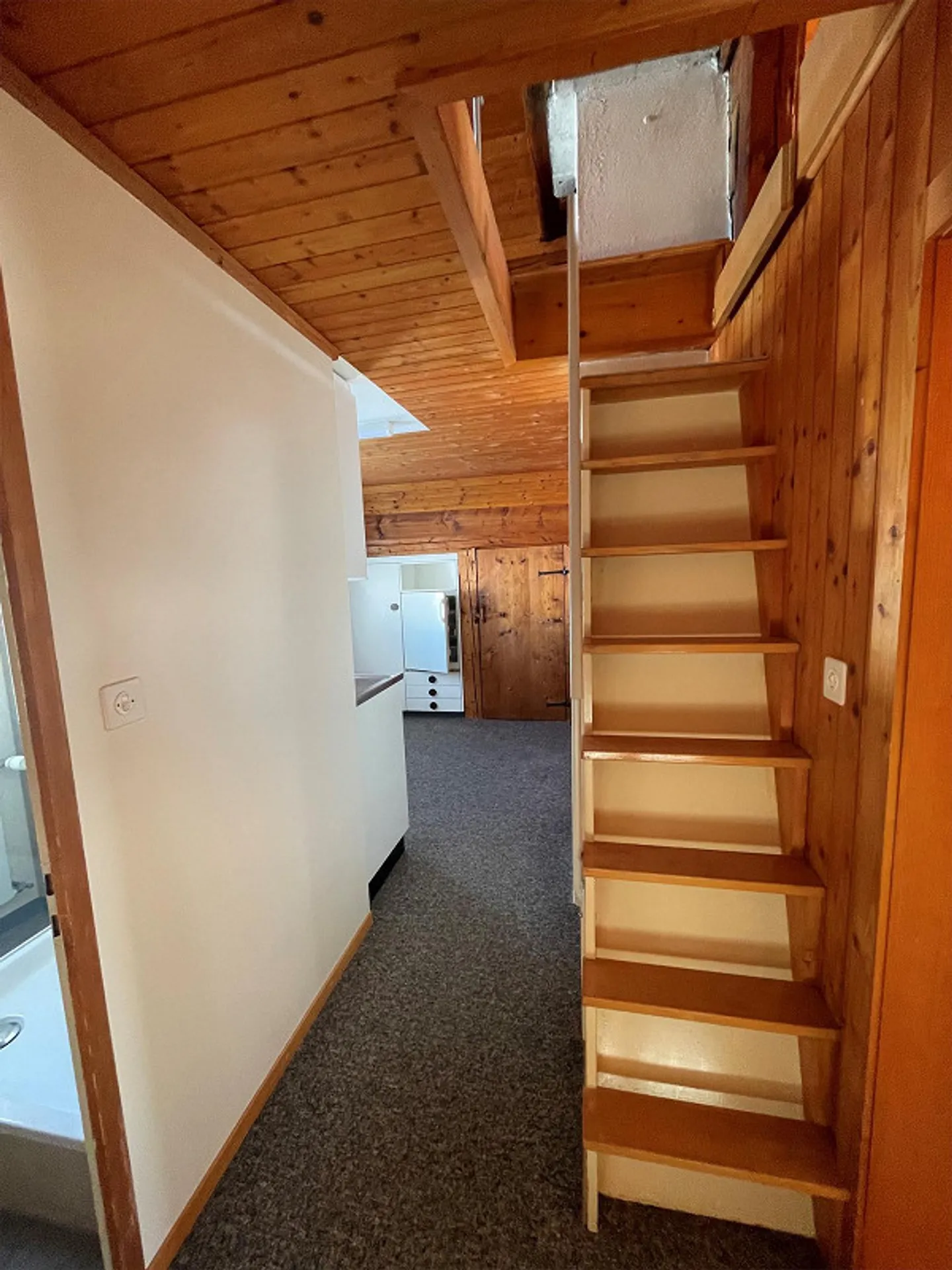 Appartement sous les combles de 2,5 pièces - Photo 5 sur 8