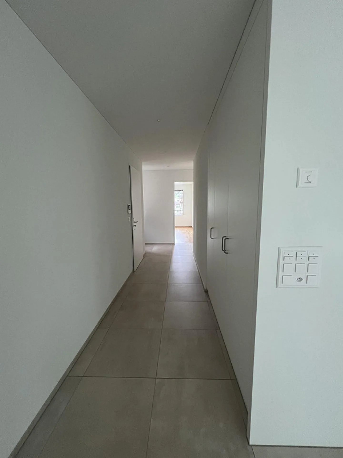 Centrally located modern new apartment - Photo 11 of 14