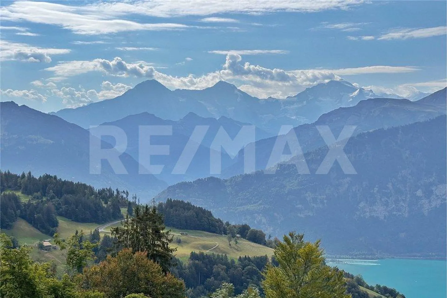 Vision lointaine. Intimité. Exclusivité. Penthouse au-dessus de Thun... - Photo 1 sur 13