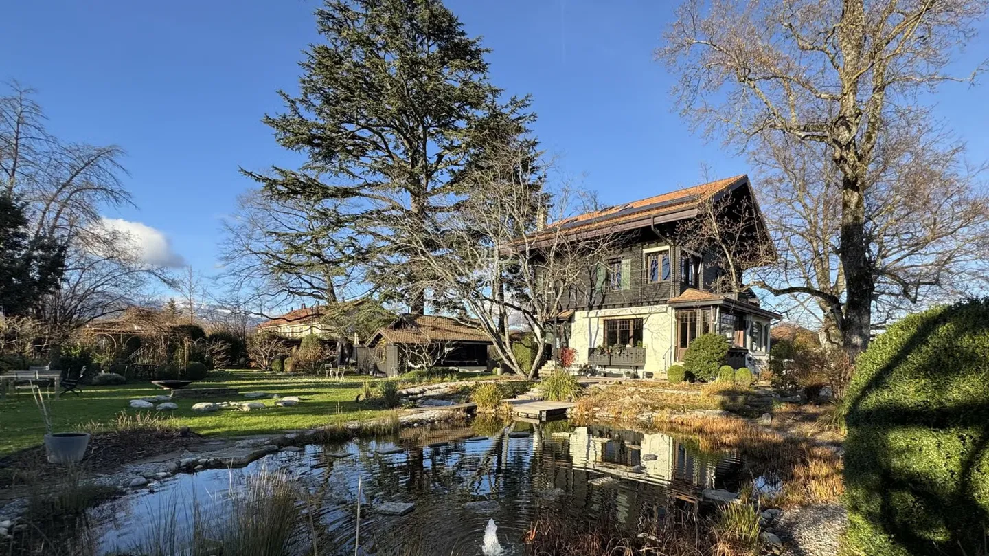 Collex-Bossy | Beautifully renovated charming chalet away from nuisances - Photo 1 of 13