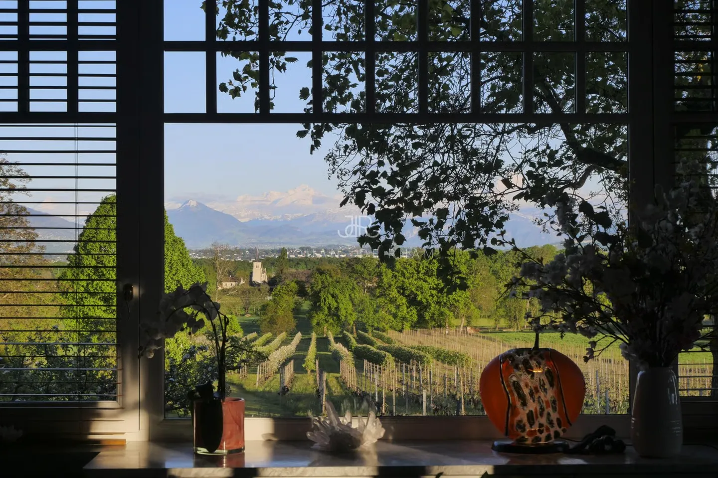 Collex-Bossy | Beautifully renovated charming chalet away from nuisances - Photo 2 of 13