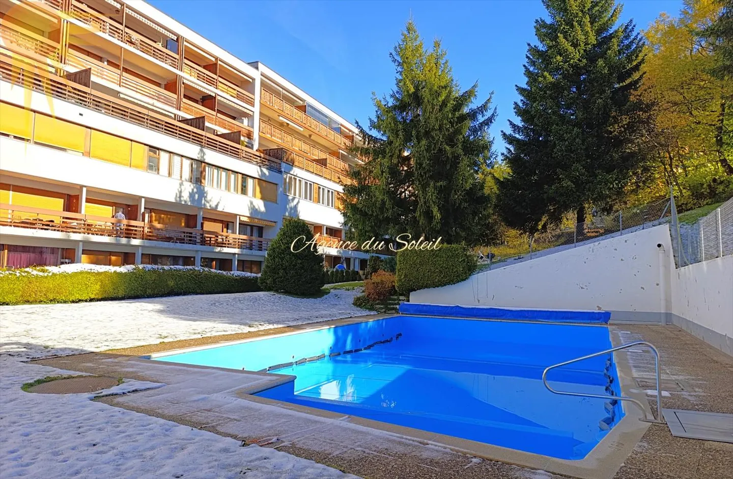 For rent year-round or for the winter season, this adorable 2.5 room apartment in the heart of the - Photo 11 of 12