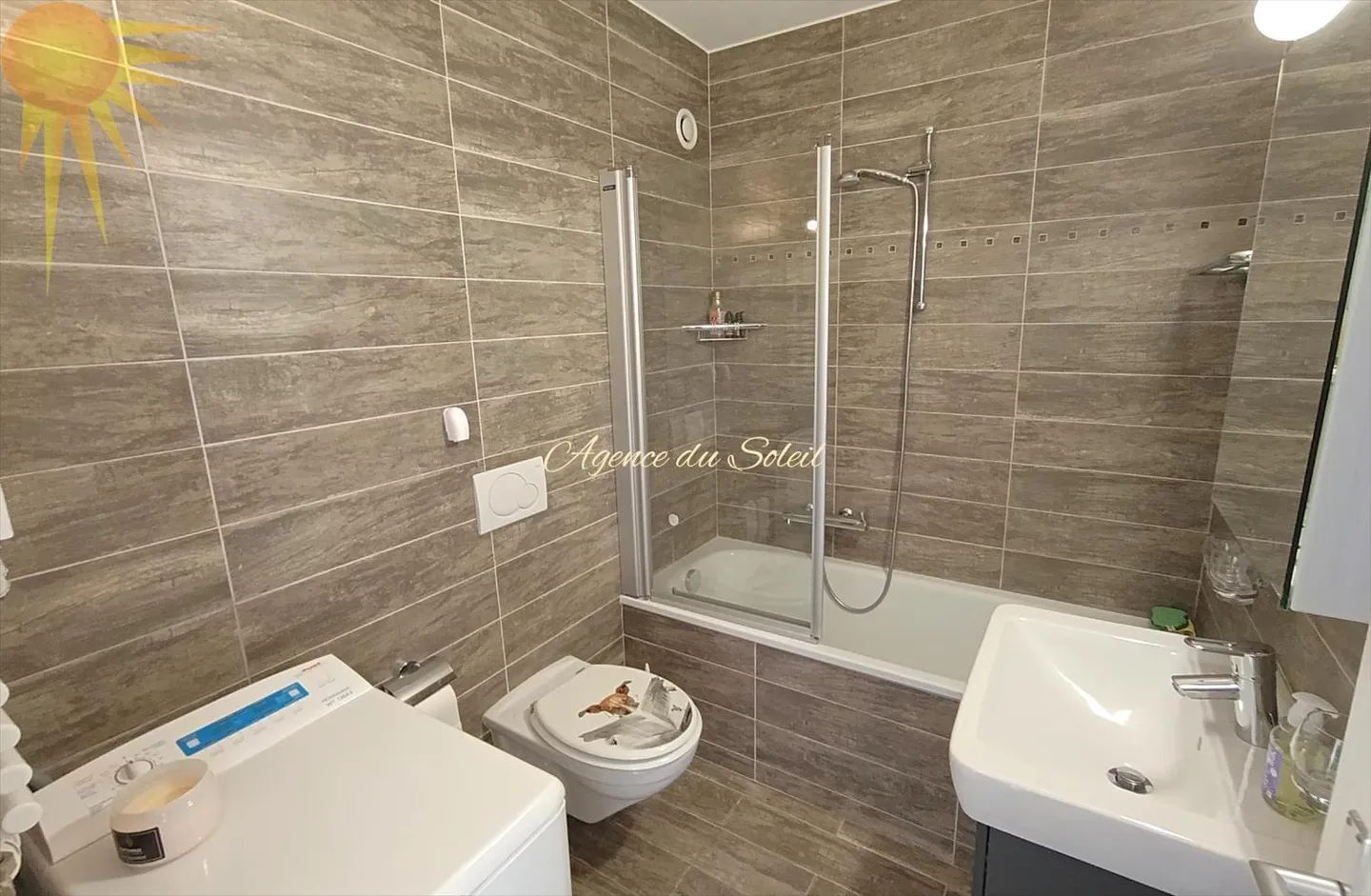 For rent year-round or for the winter season, this adorable 2.5 room apartment in the heart of the - Photo 10 of 12