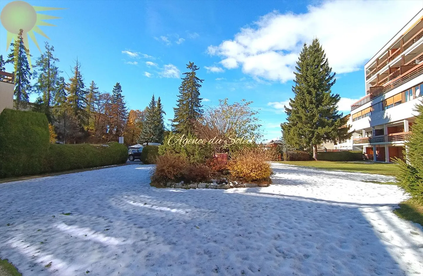 For rent year-round or for the winter season, this adorable 2.5 room apartment in the heart of the - Photo 12 of 12