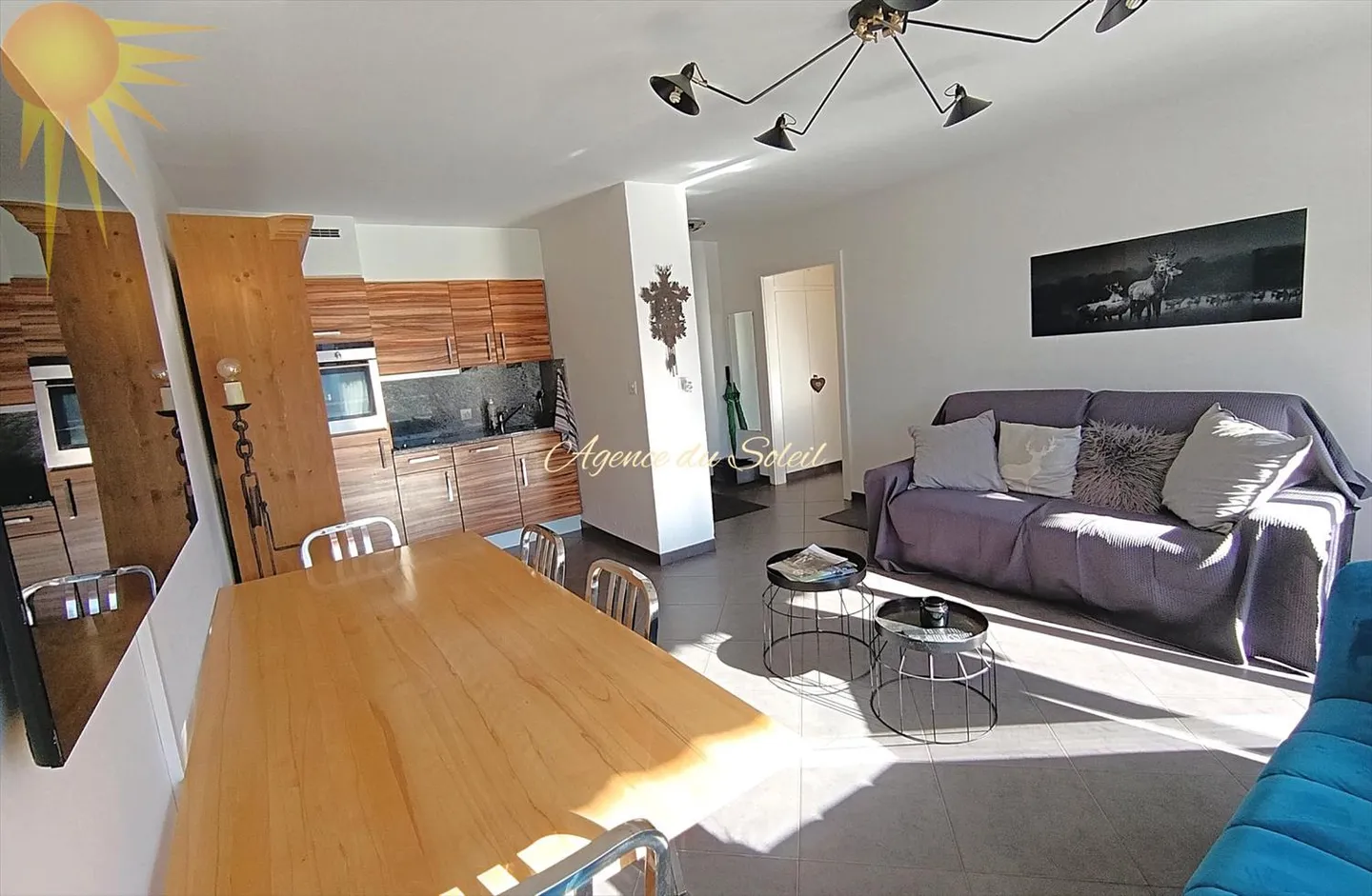 For rent year-round or for the winter season, this adorable 2.5 room apartment in the heart of the - Photo 4 of 12