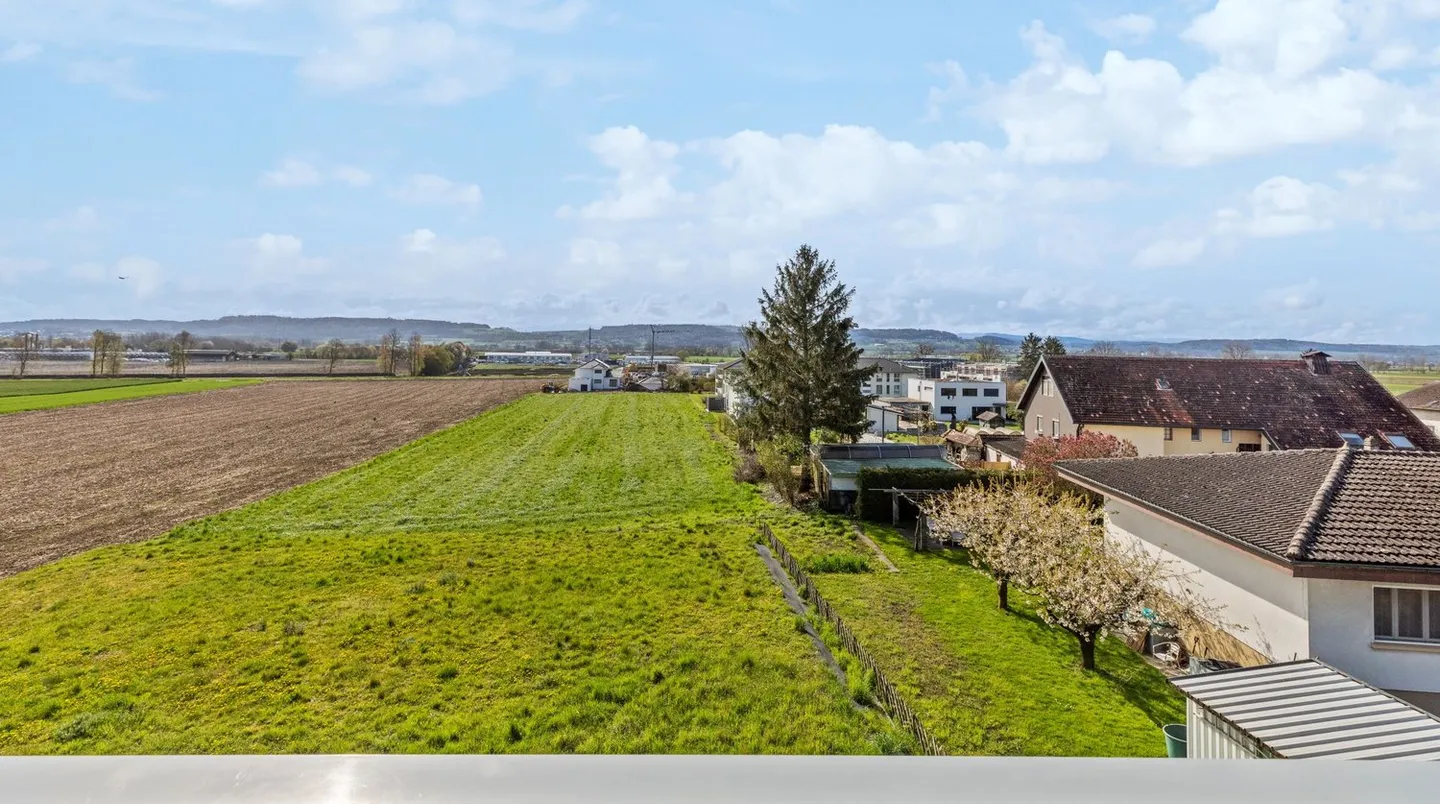 Appartement 4.5 pièces avec vue dégagée - Photo 2 sur 6