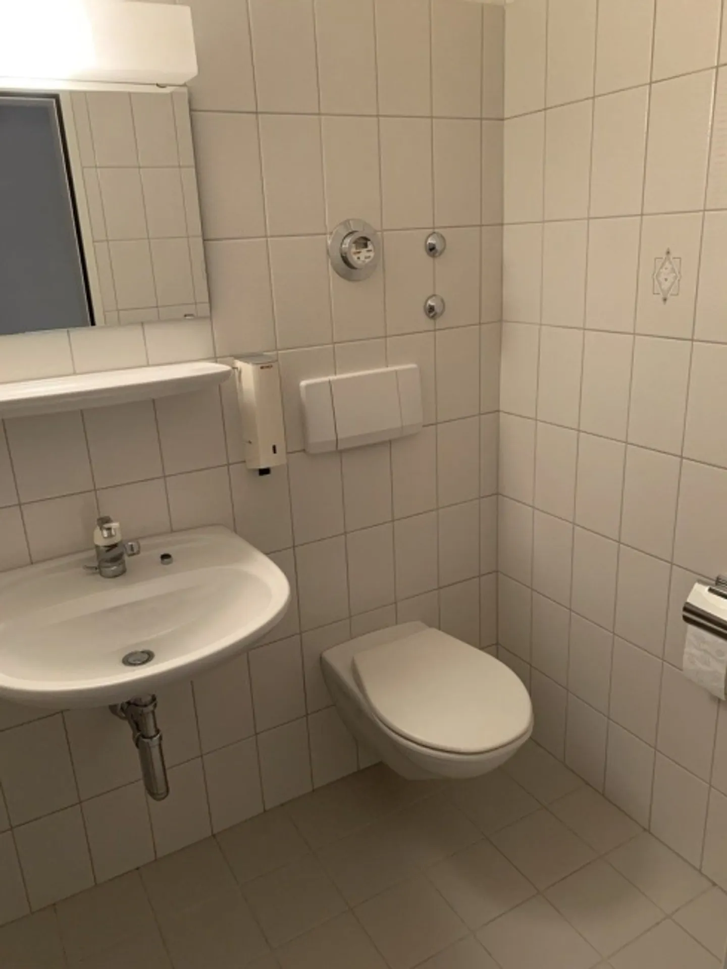 Office space for rent - Photo 4 of 4