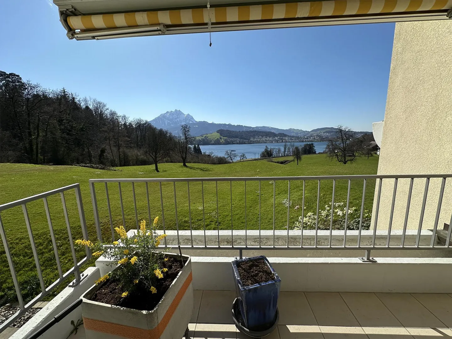 Appartamento 2.5 locali con vista sulle montagne e sul lago - Foto 2 di 2