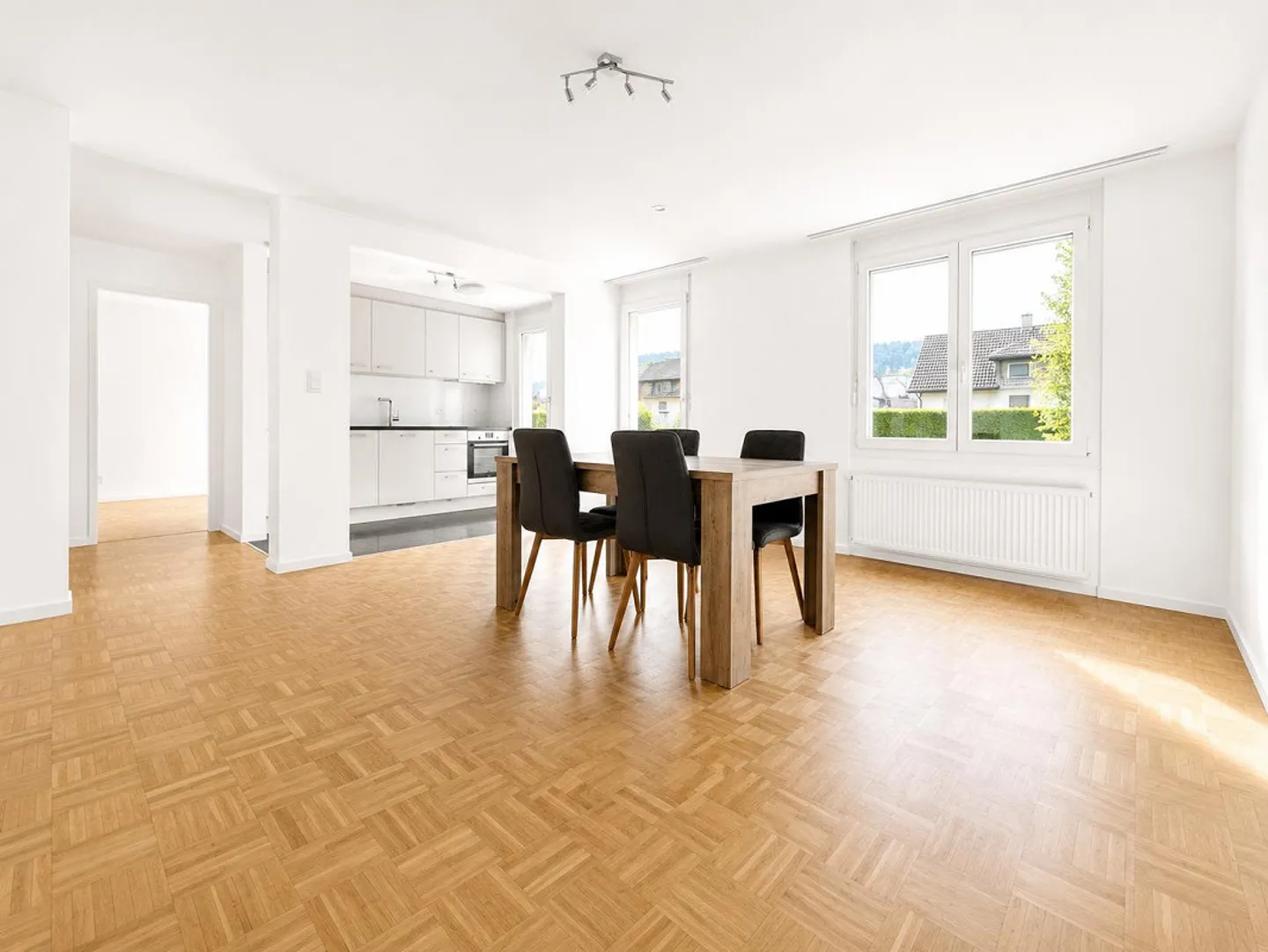 2.5 Room Apartment in a Sunny and Central Location - Photo 2 of 7