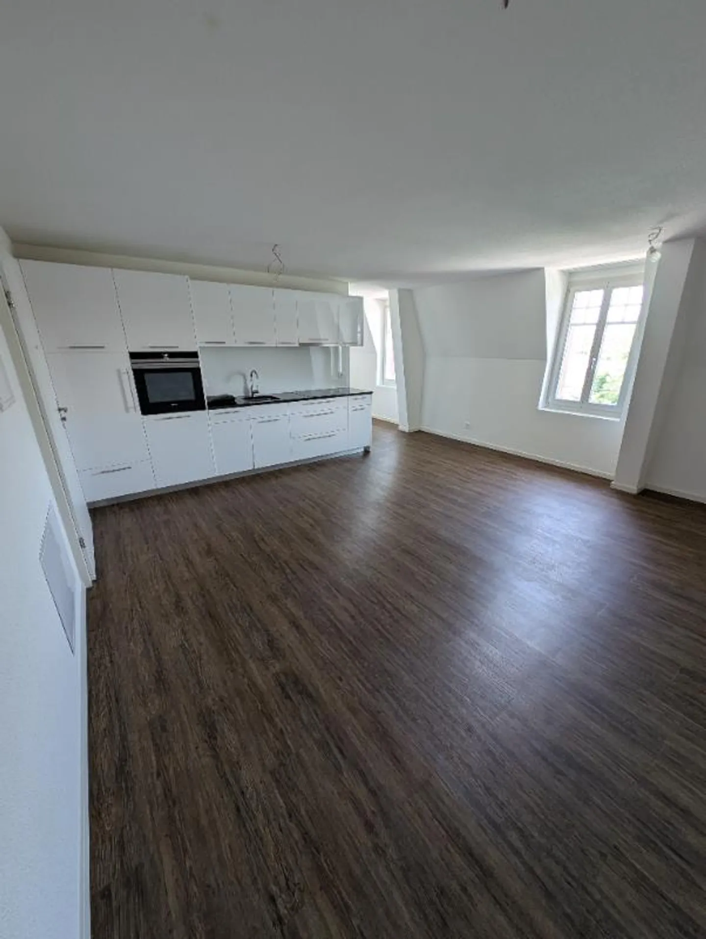 2.5 Room Apartment - Photo 2 of 5