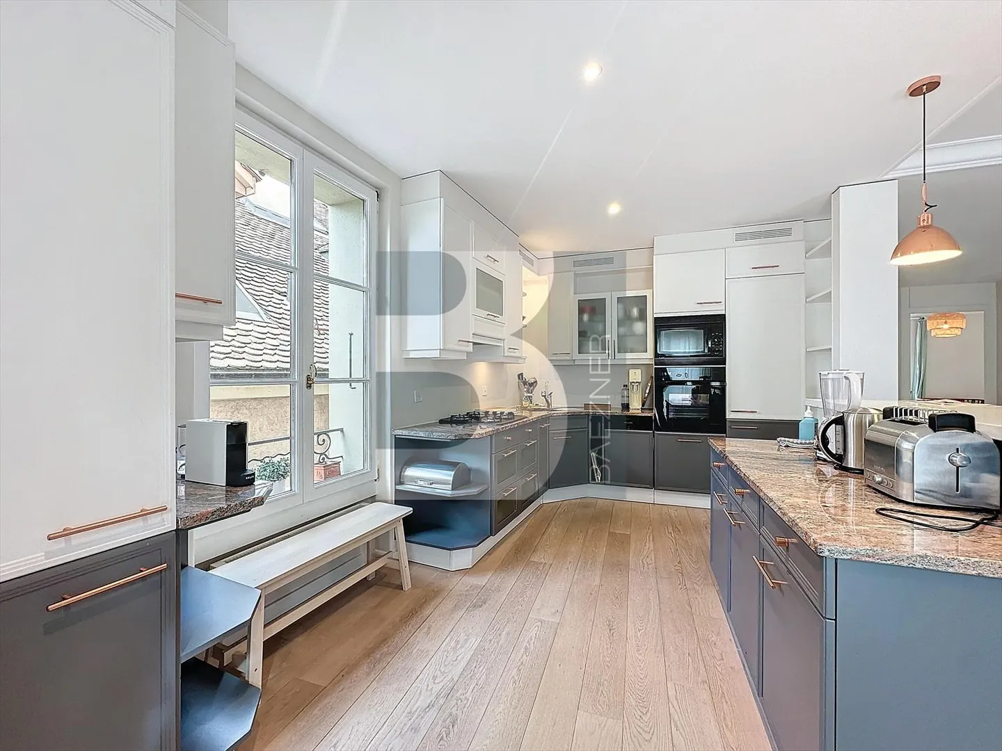 Appartamento arredato con 4 stanze - Foto 3 di 8