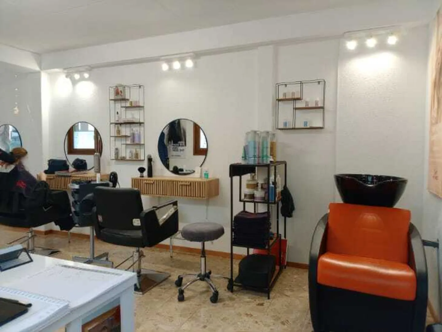 Commercial Space in St-Maurice - Photo 1 of 8