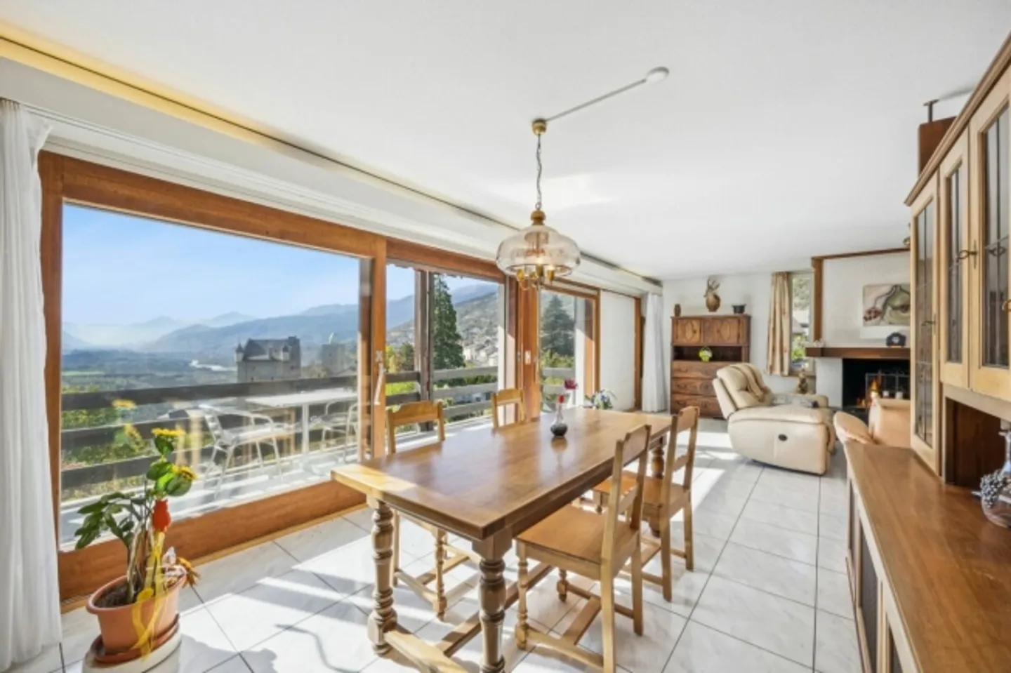 Affascinante casa unifamiliare di 7,5 stanze con vista panoramica e grande potenziale - Foto 4 di 13