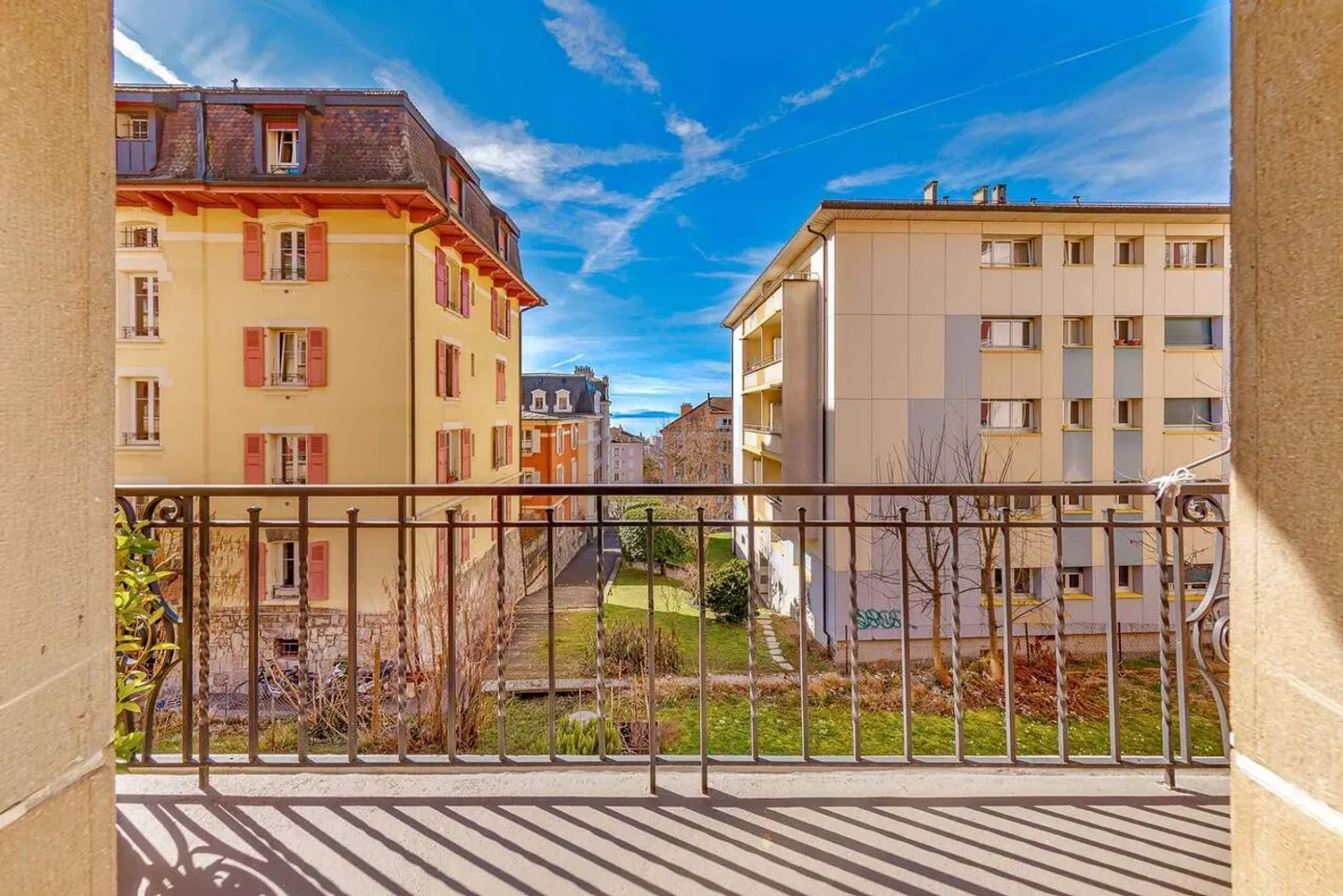 Appartamento luminoso 3.5 locali con balcone esposto a sud - Zona residenziale - Foto 4 di 11