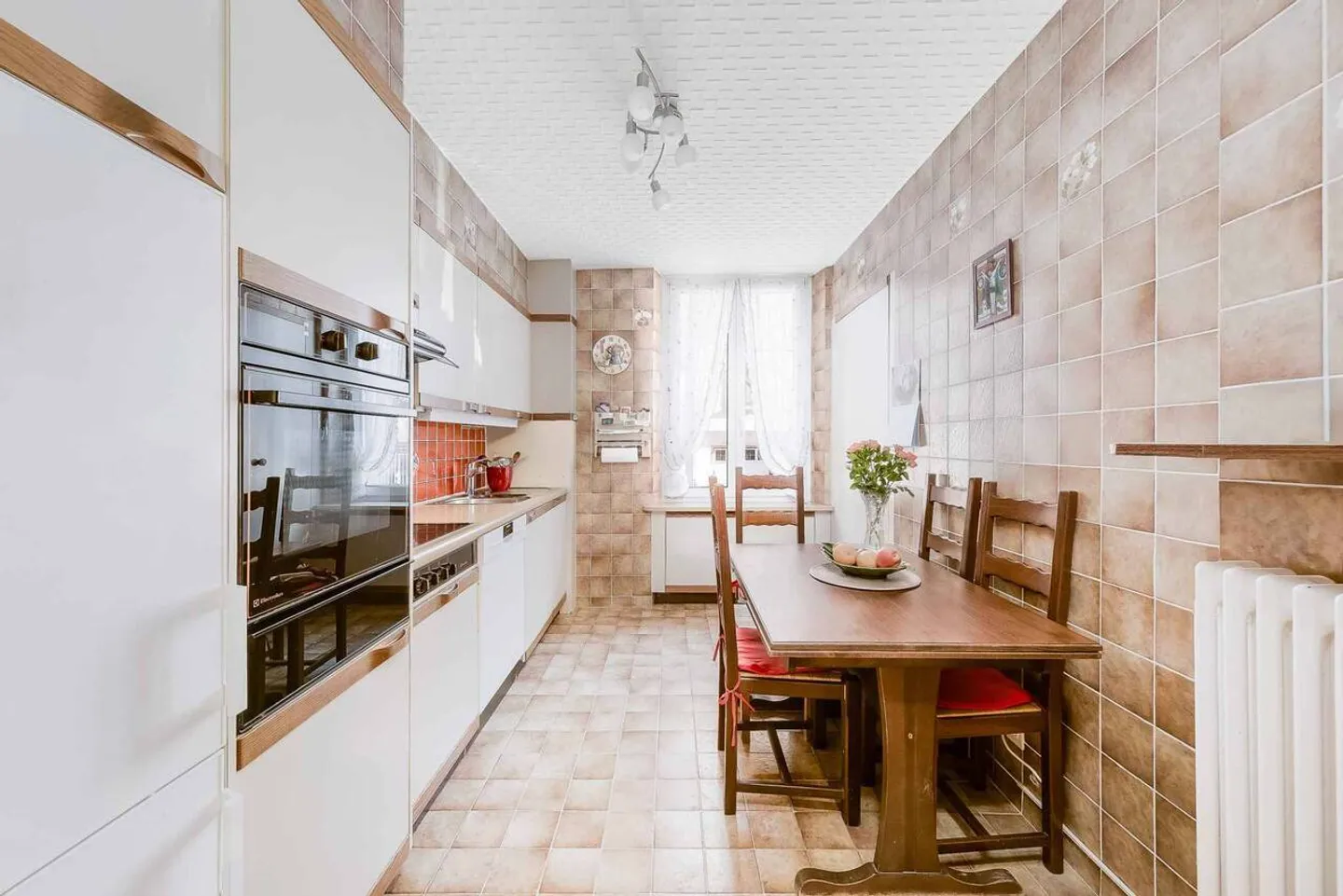 Appartamento luminoso 3.5 locali con balcone esposto a sud - Zona residenziale - Foto 5 di 11