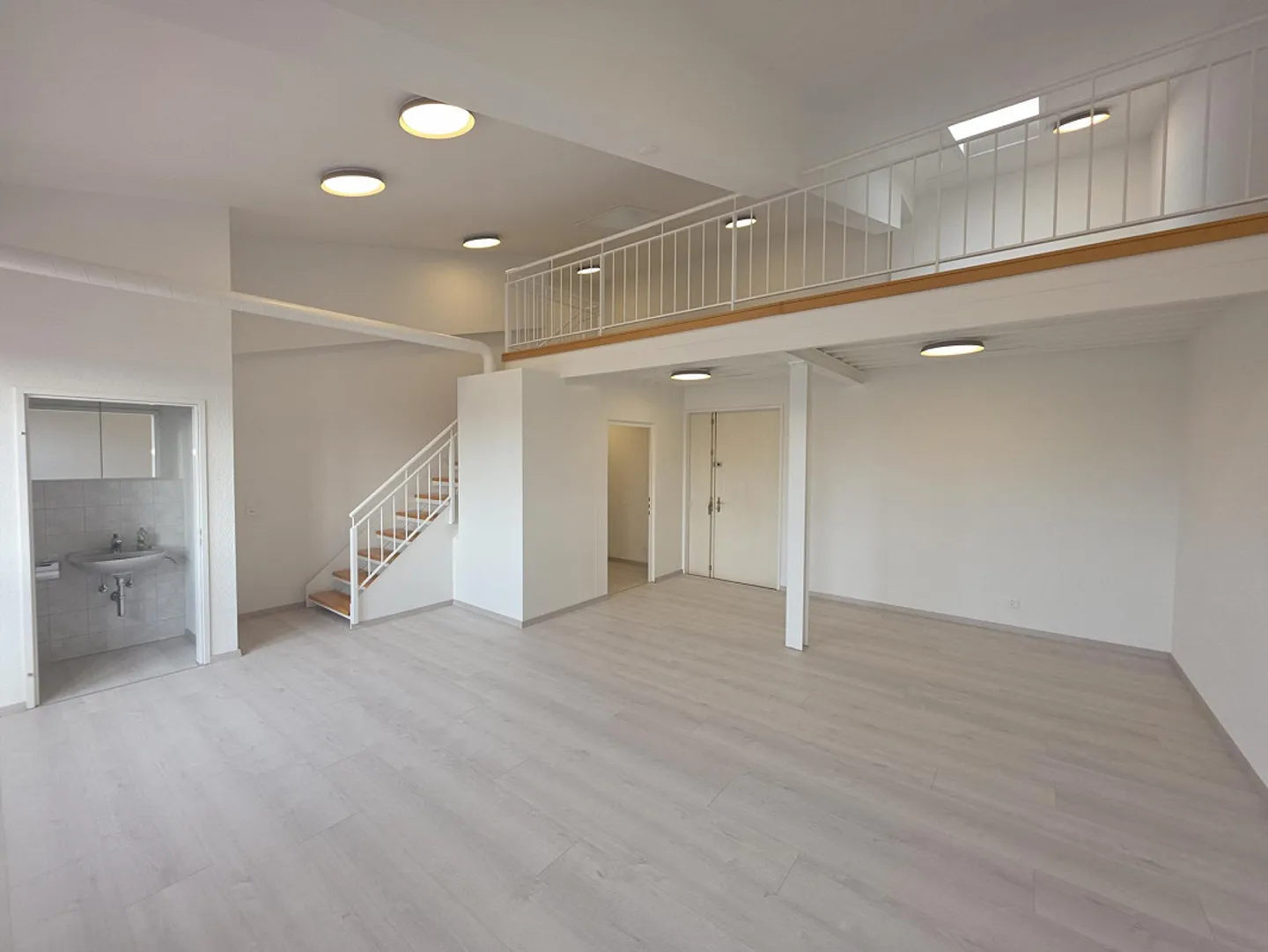 79 m² Ufficio / Studio con Galleria & Doccia – Posizione Top Bösch Hünenberg – - Foto 12 di 20