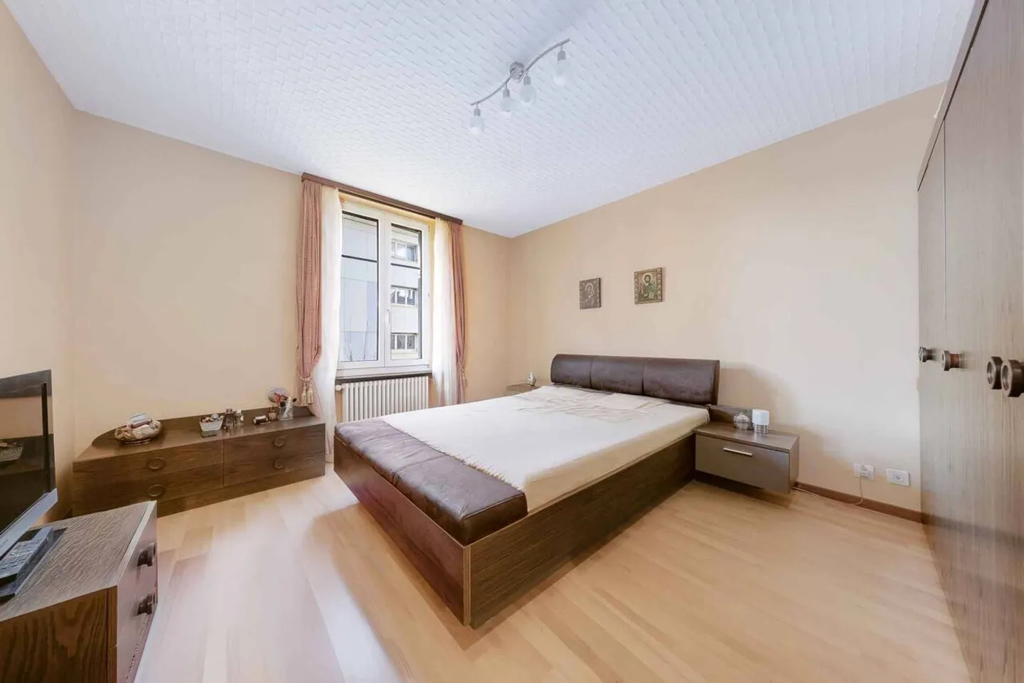 Appartamento luminoso 3.5 locali con balcone esposto a sud - Zona residenziale - Foto 8 di 11