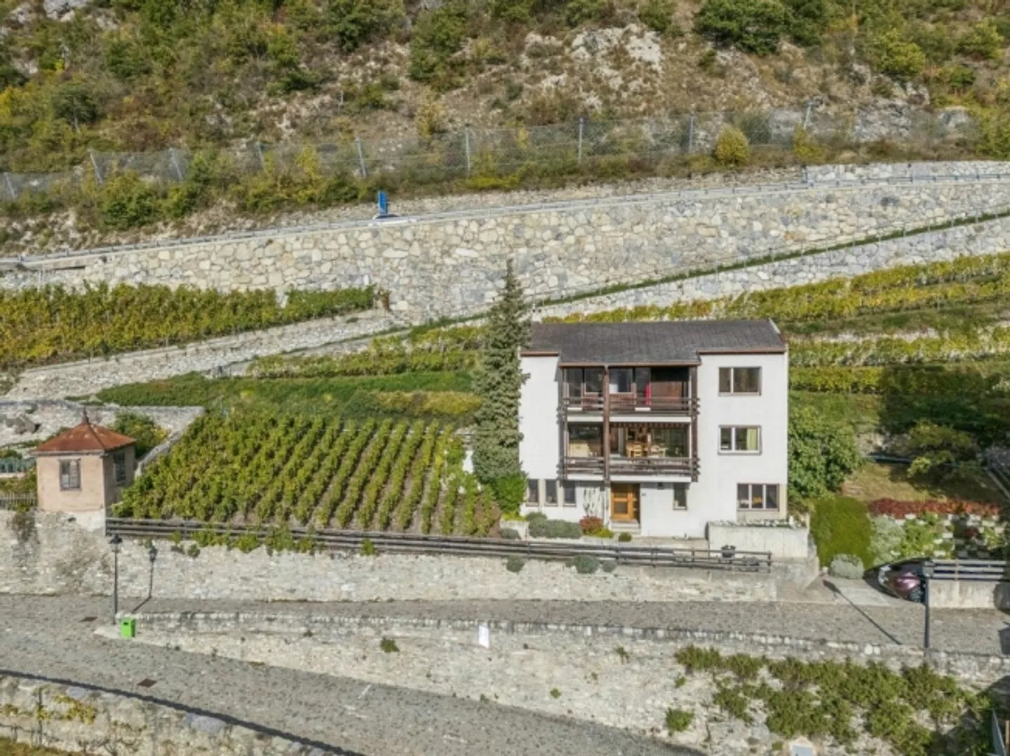 Affascinante casa unifamiliare di 7,5 stanze con vista panoramica e grande potenziale - Foto 12 di 13