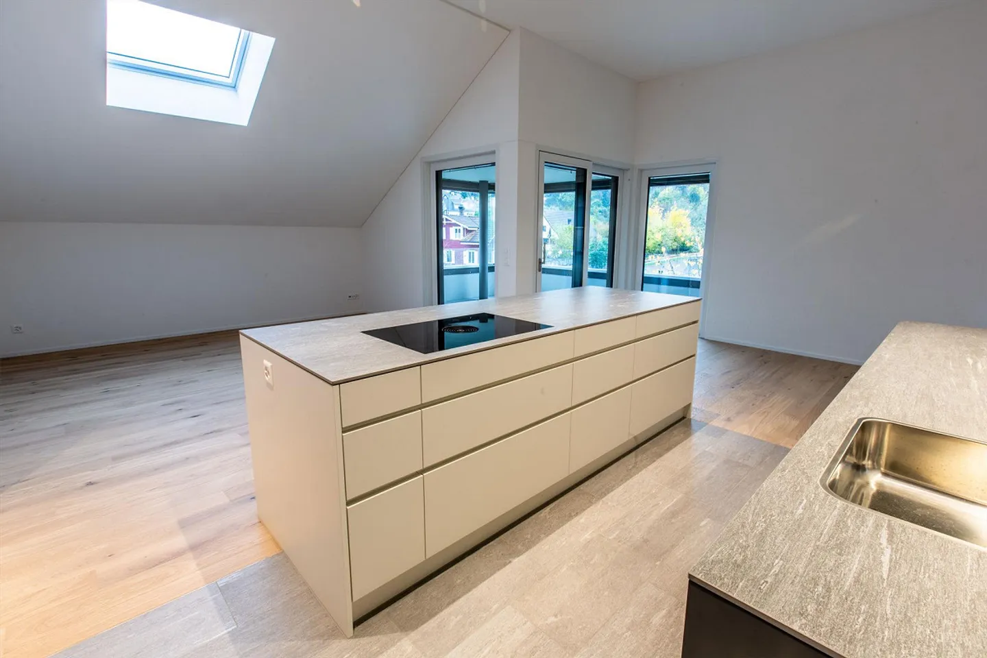 3.5 Room Attic Apartment with Charm, Tägerwilen - Photo 10 of 15