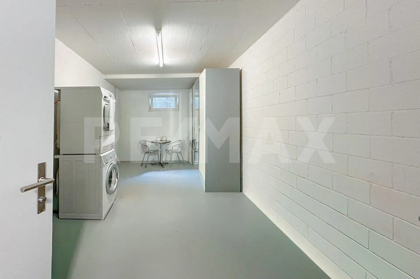 Modernes Apartment mit atemberaubender Aussicht - Foto 4 von 13