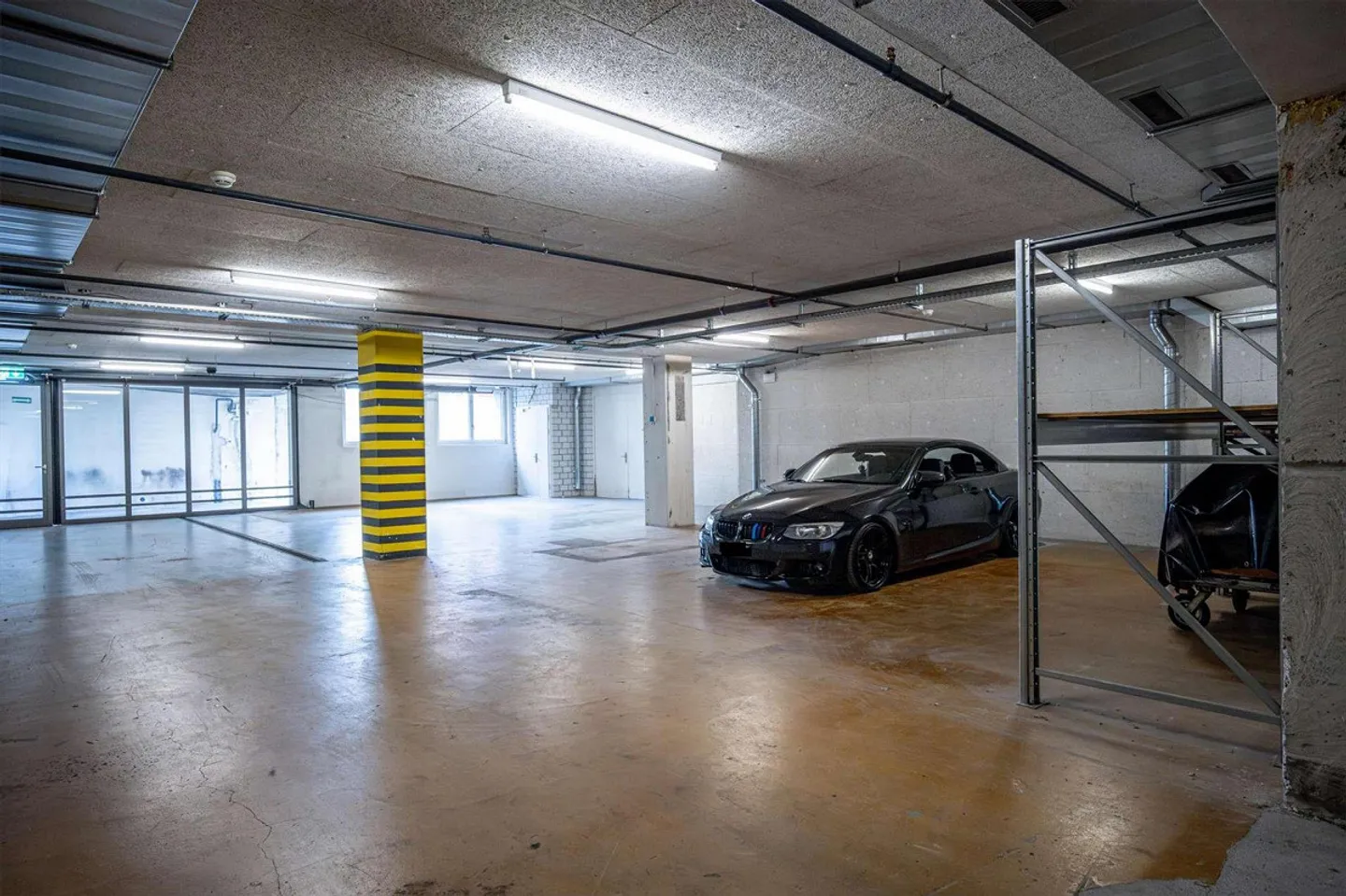 Commercial Hall UG/ Office Space in OG/ Storage Areas - Photo 1 of 11