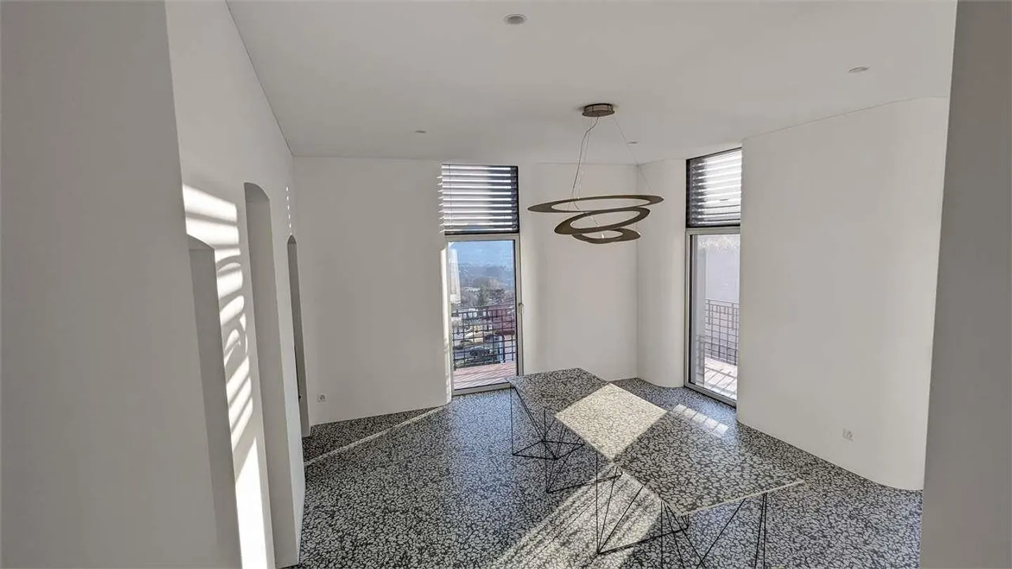Sonvico - Spectacular and Characteristic 6.5 Rooms on Multiple Levels with - Photo 8 of 12