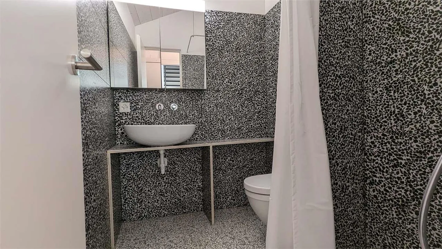 Sonvico - Spectacular and Characteristic 6.5 Rooms on Multiple Levels with - Photo 10 of 12